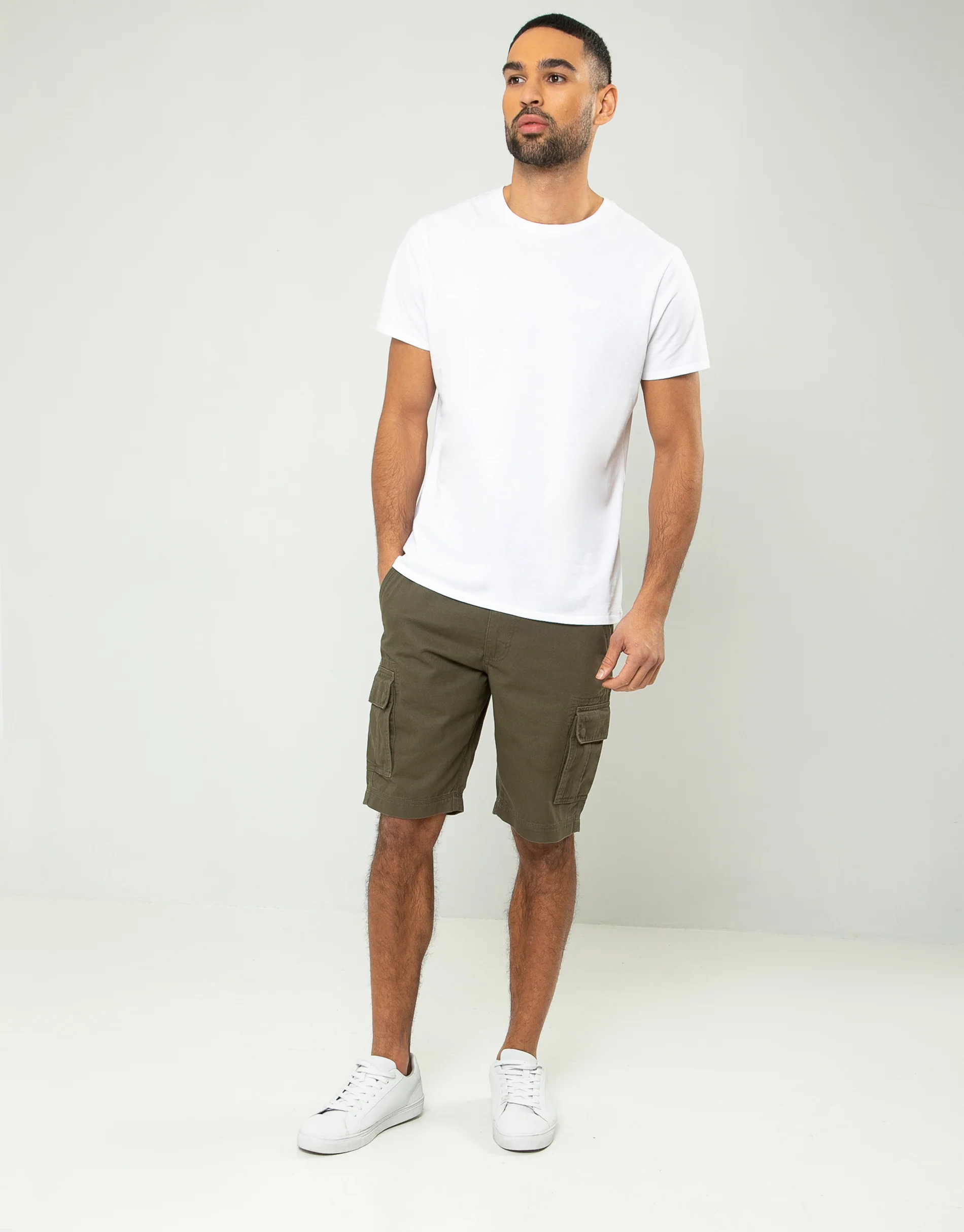 Cargo Shorts in Khaki Green