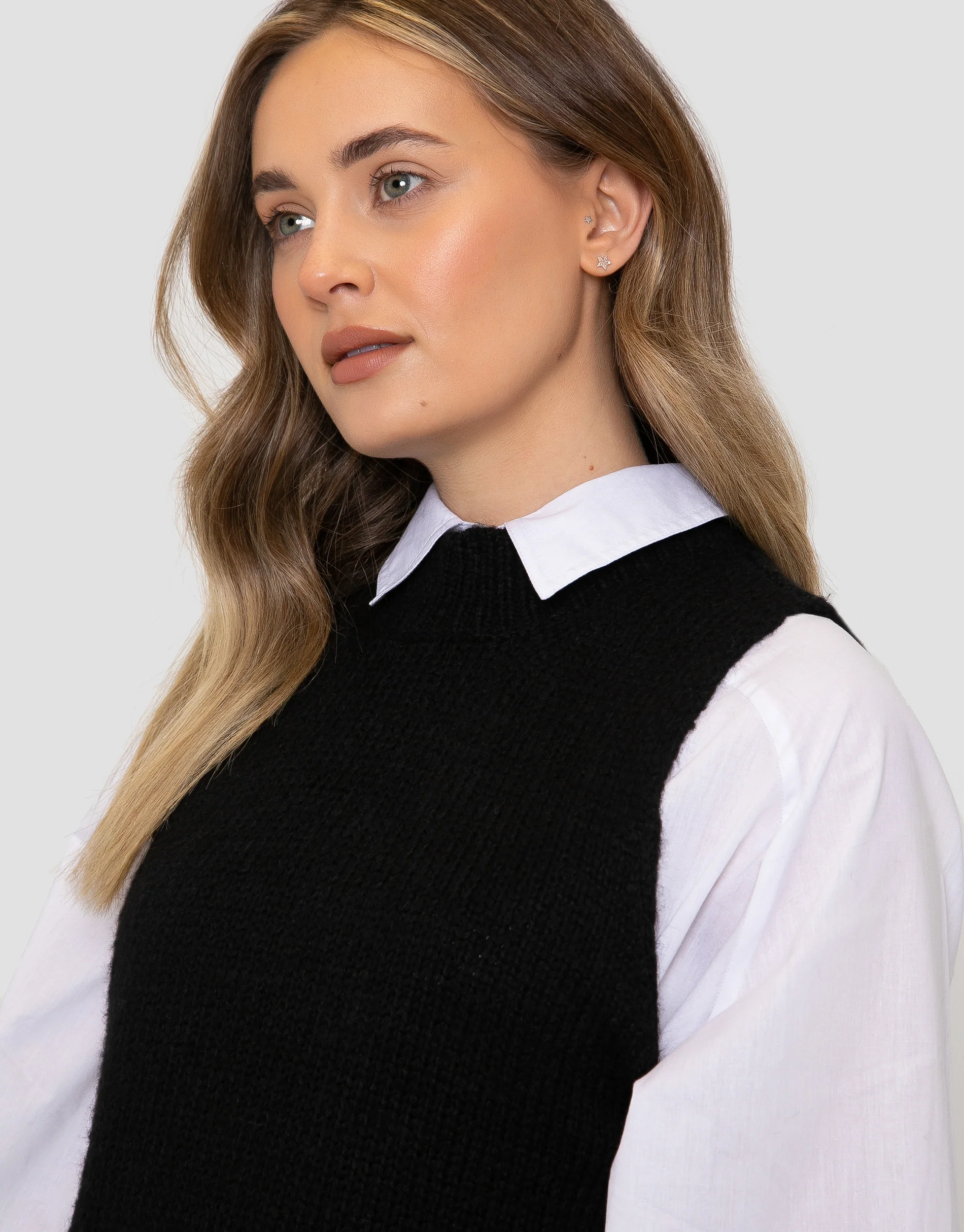Knitted Vest in Black - Image 5