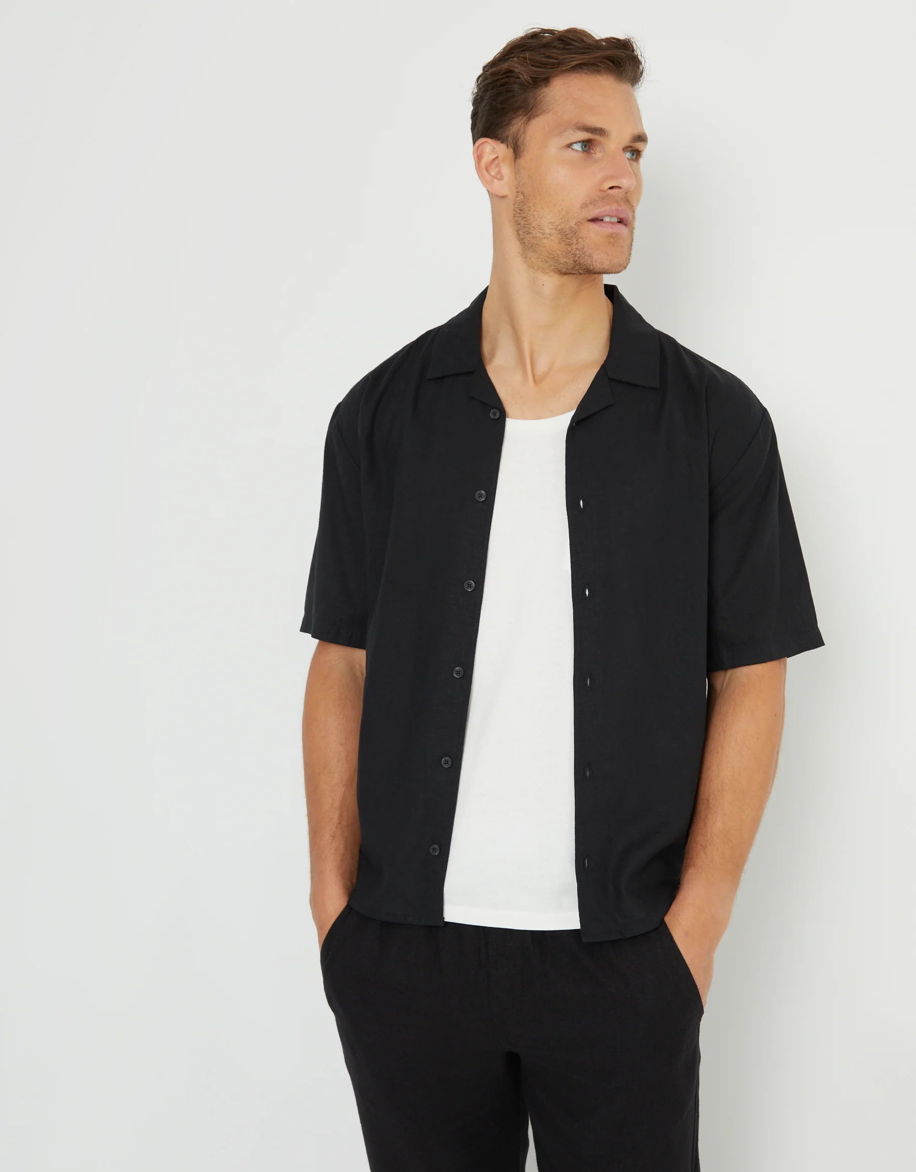 Relaxed Fit Linen Blend Revere Collar Short Sleeve Shirt in Black - Image 3