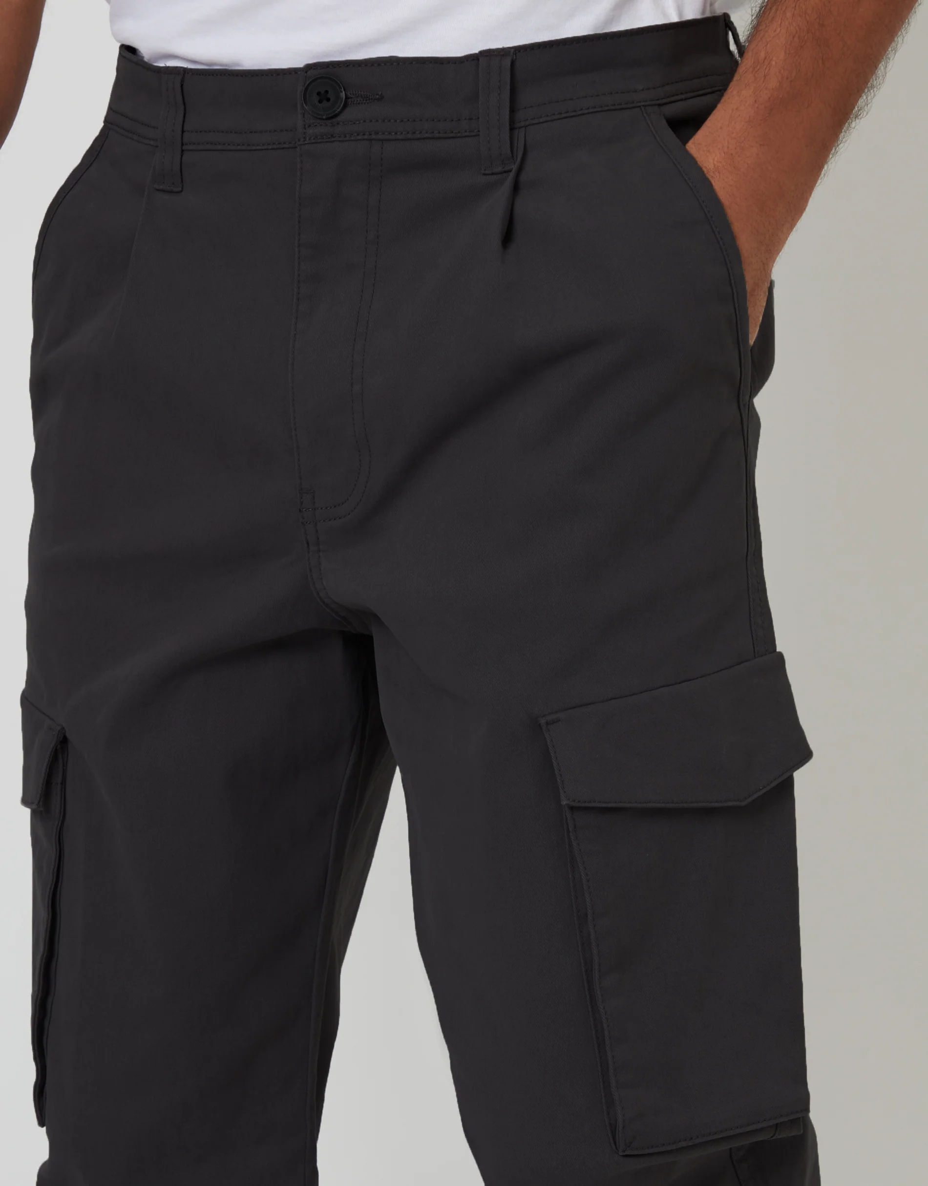 Relaxed Fit Stretch Cargo Chino Trousers in Black - Image 4