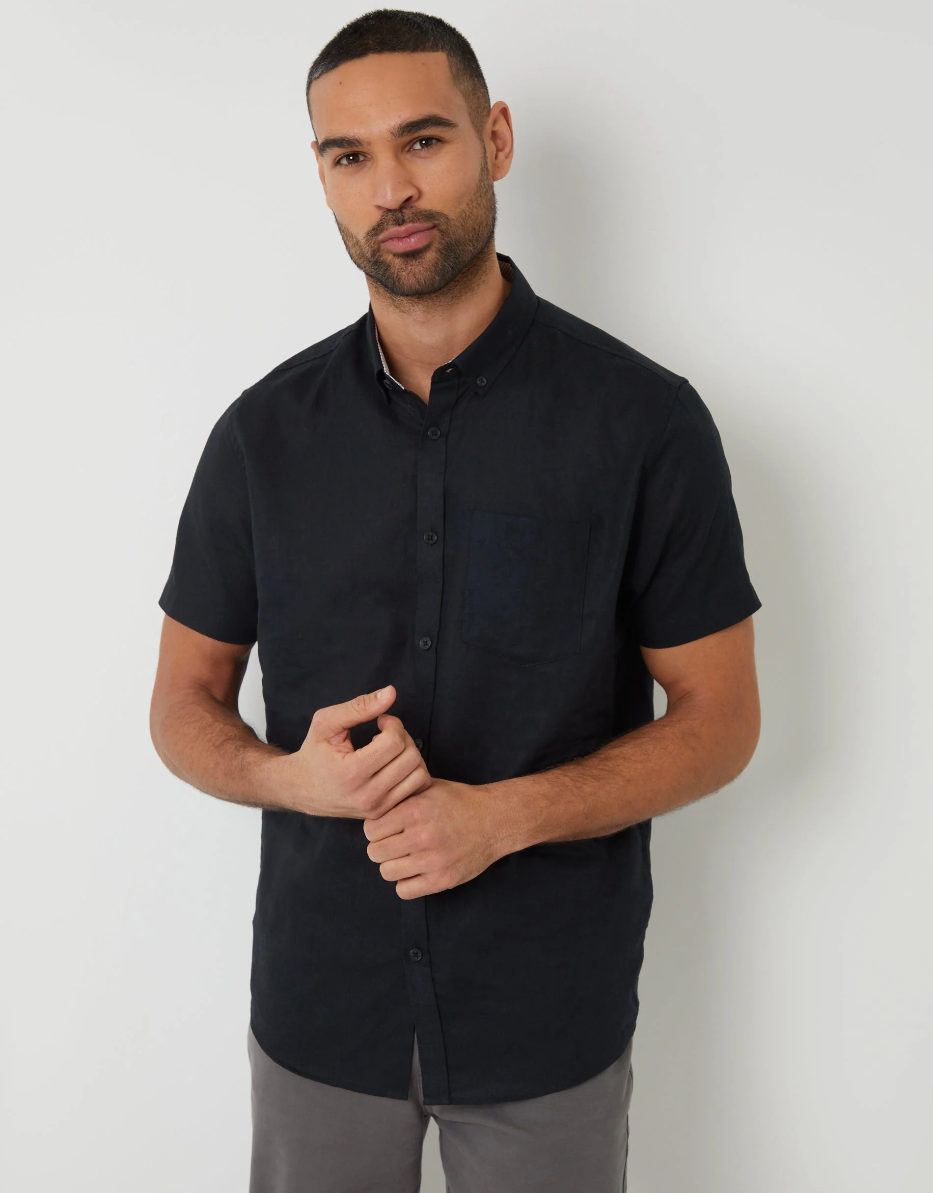 Short Sleeve Linen Blend Shirt in Black