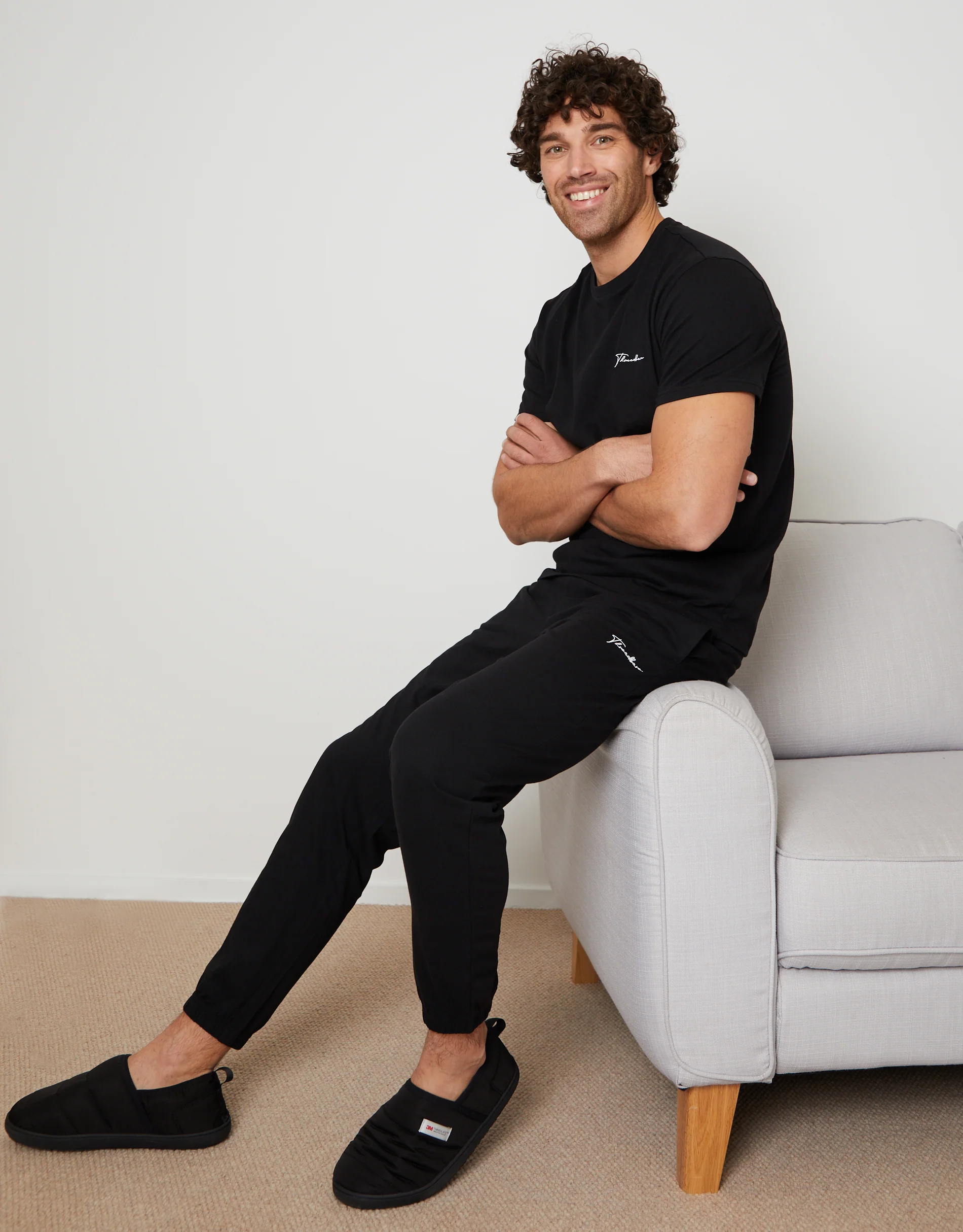 Script Logo Lounge Set in Black - Image 3