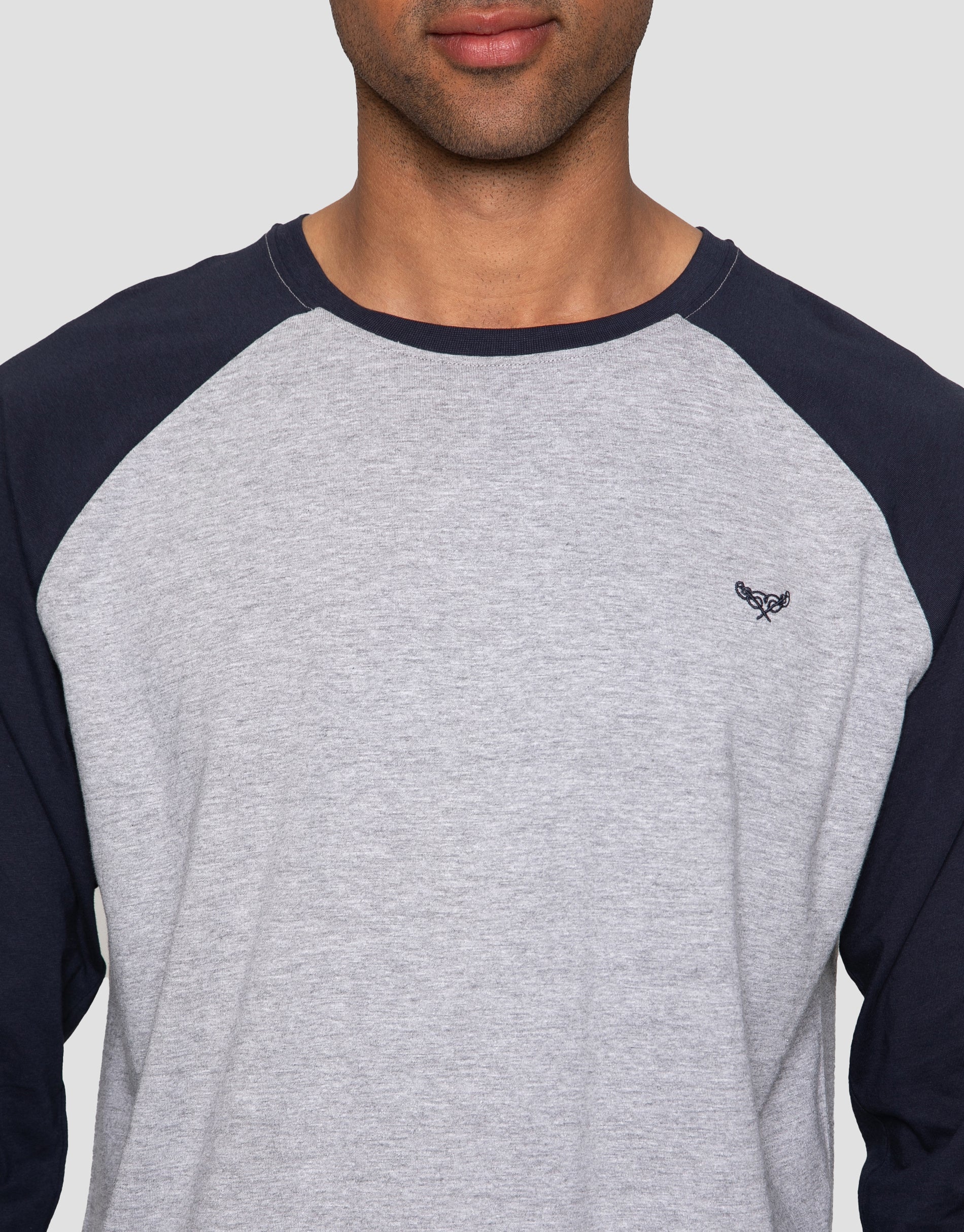 Raglan Sleeve Pyjama Set in Grey & Navy - Image 4
