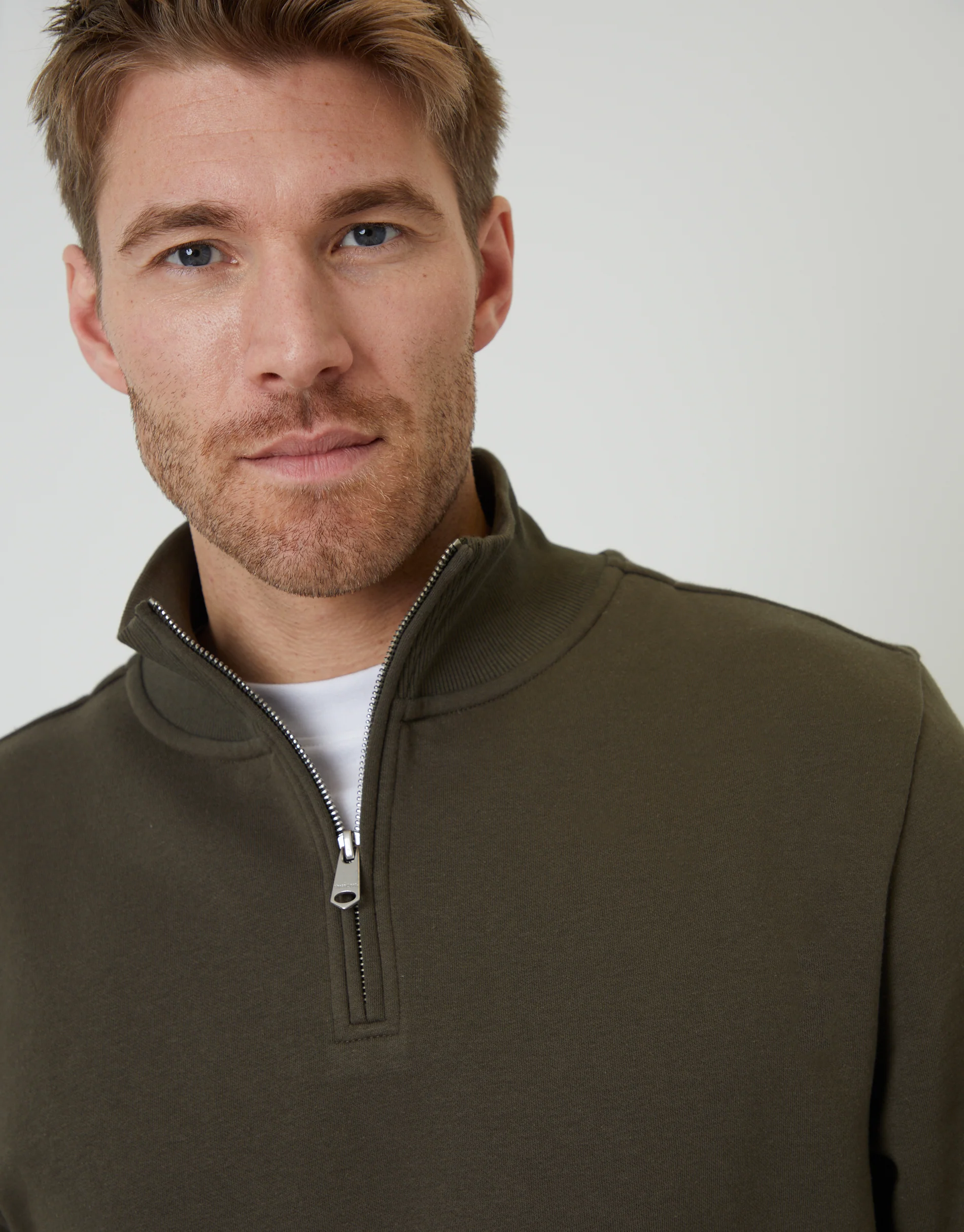 Mock T-Shirt Quarter Zip Sweatshirt in Khaki Green - Image 4