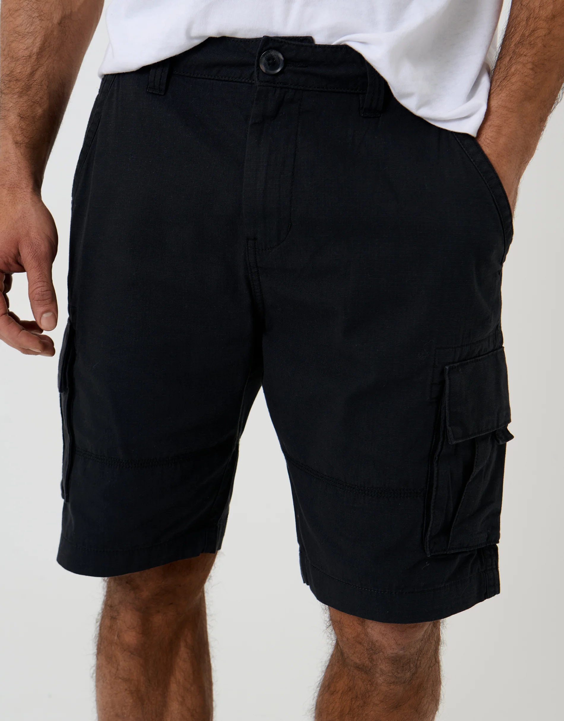 Cargo Shorts in Black - Image 4