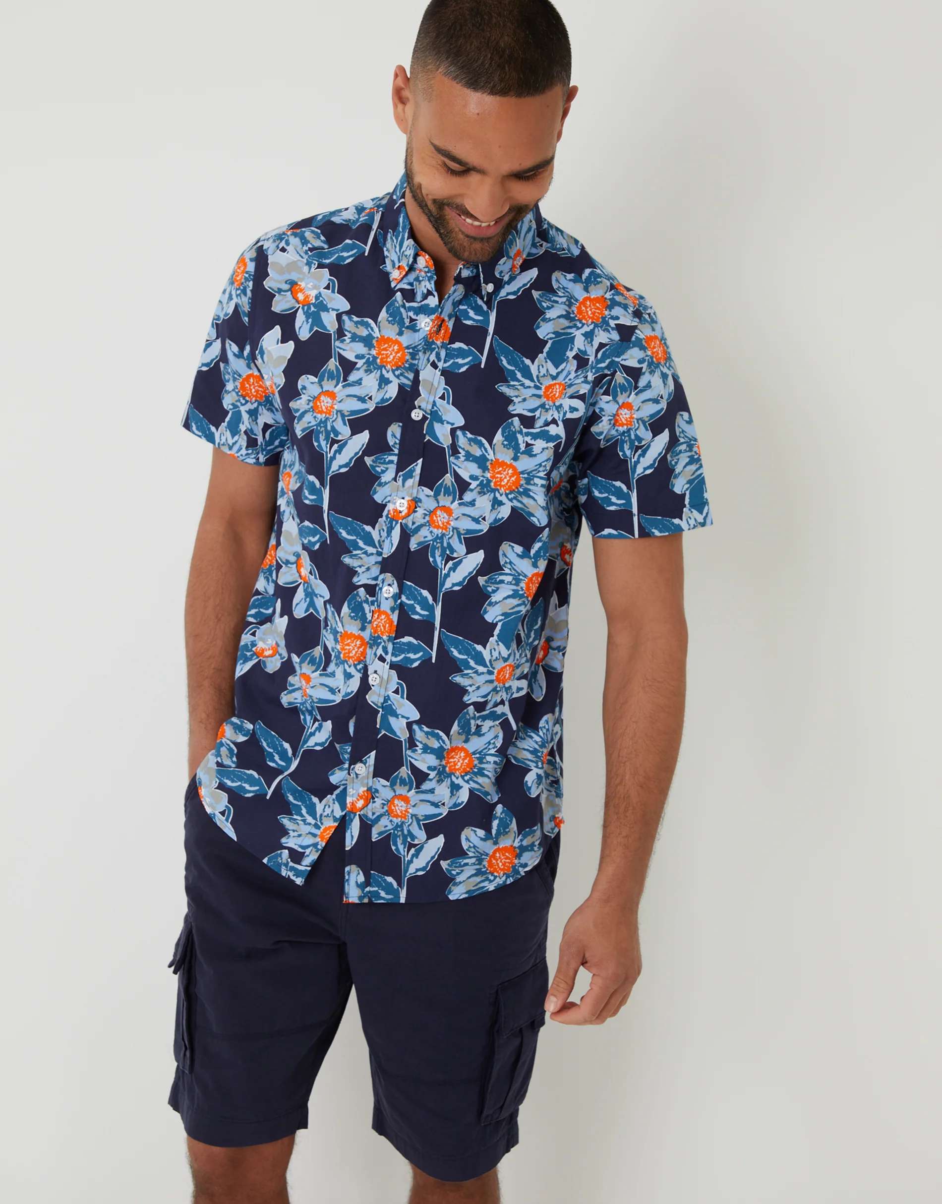 Cargo Shorts in Navy
