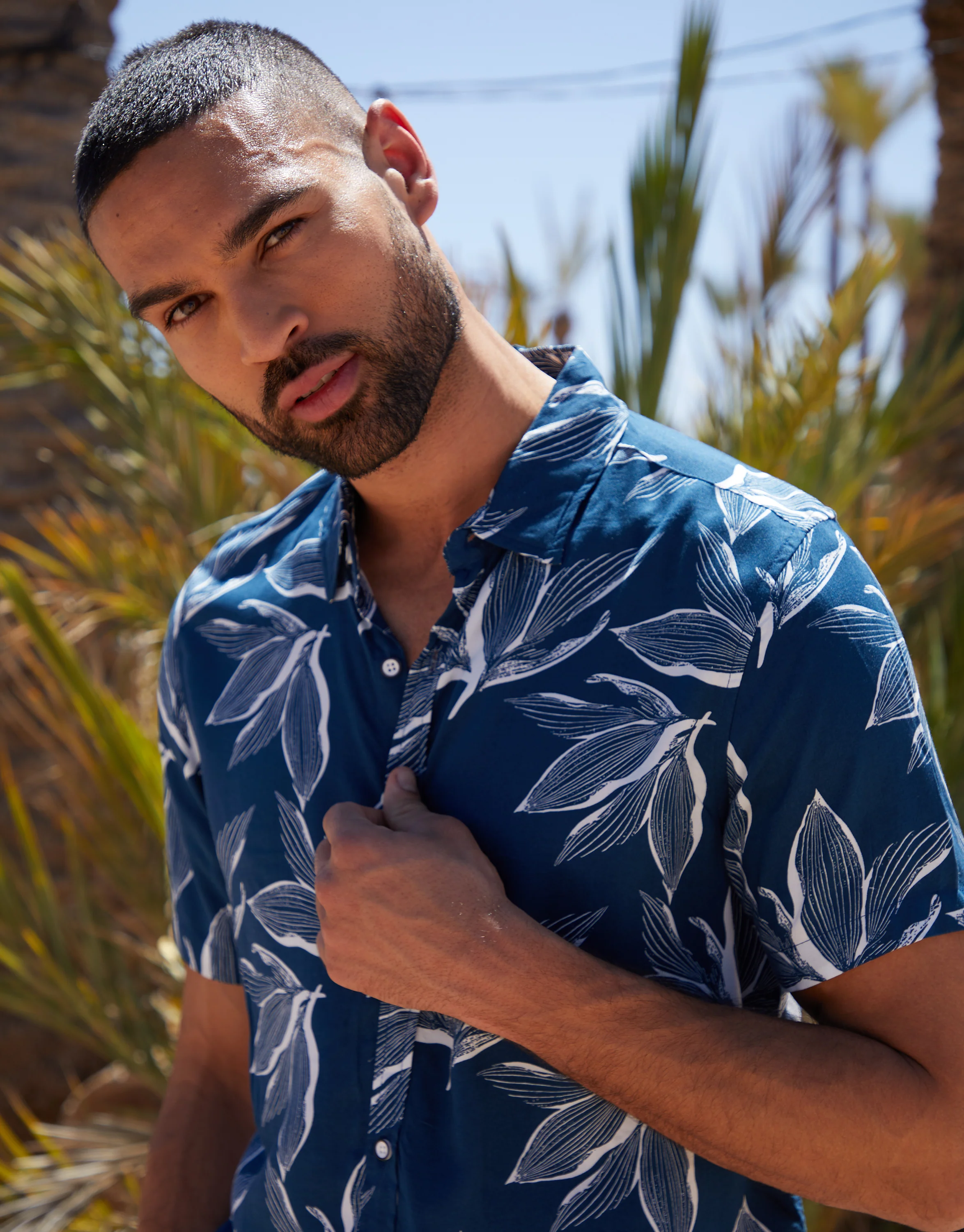 Leaf Print Short Sleeve Shirt in Navy - Image 4