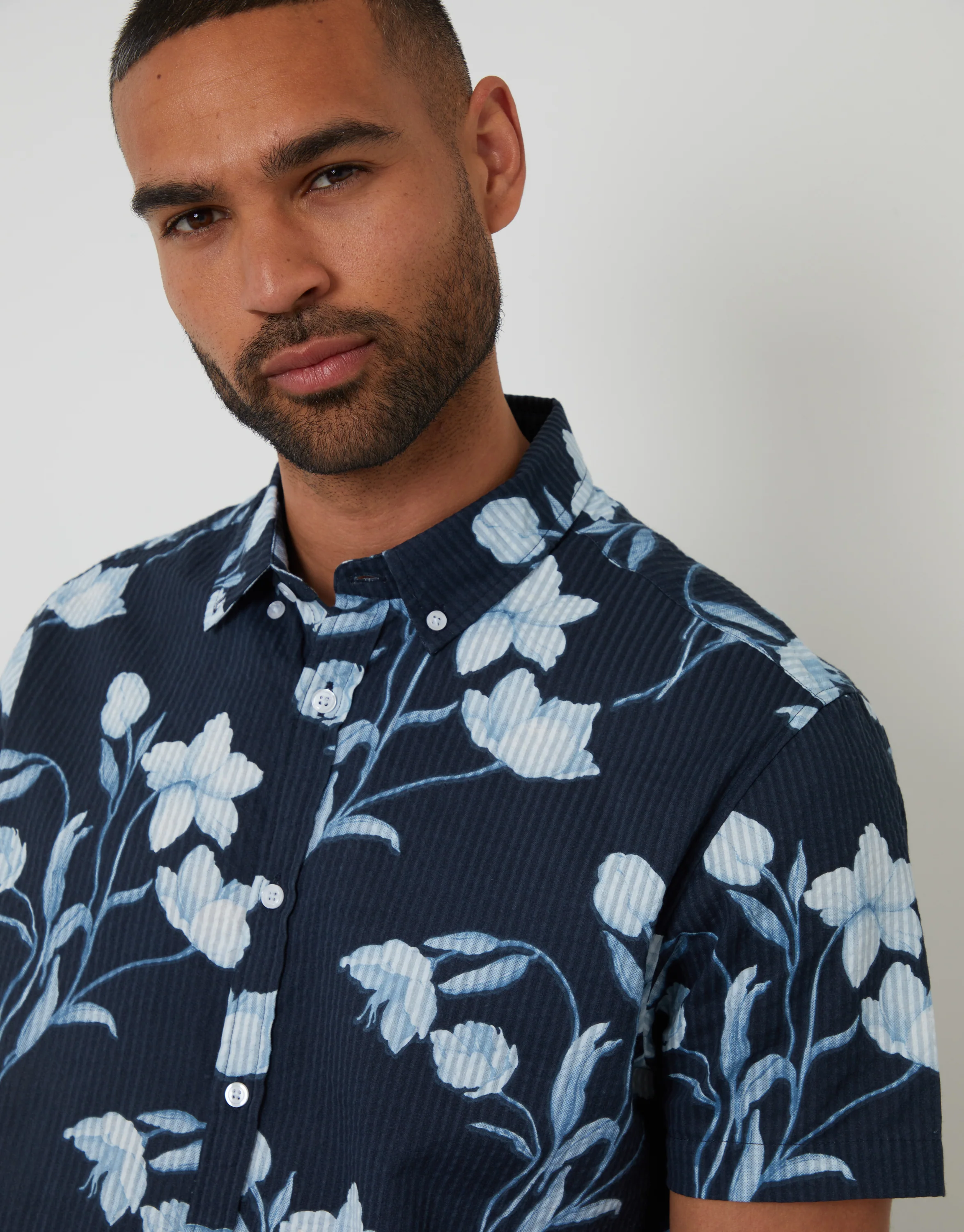 Floral Print Button Down Collar Short Sleeve Shirt in Navy - Image 4