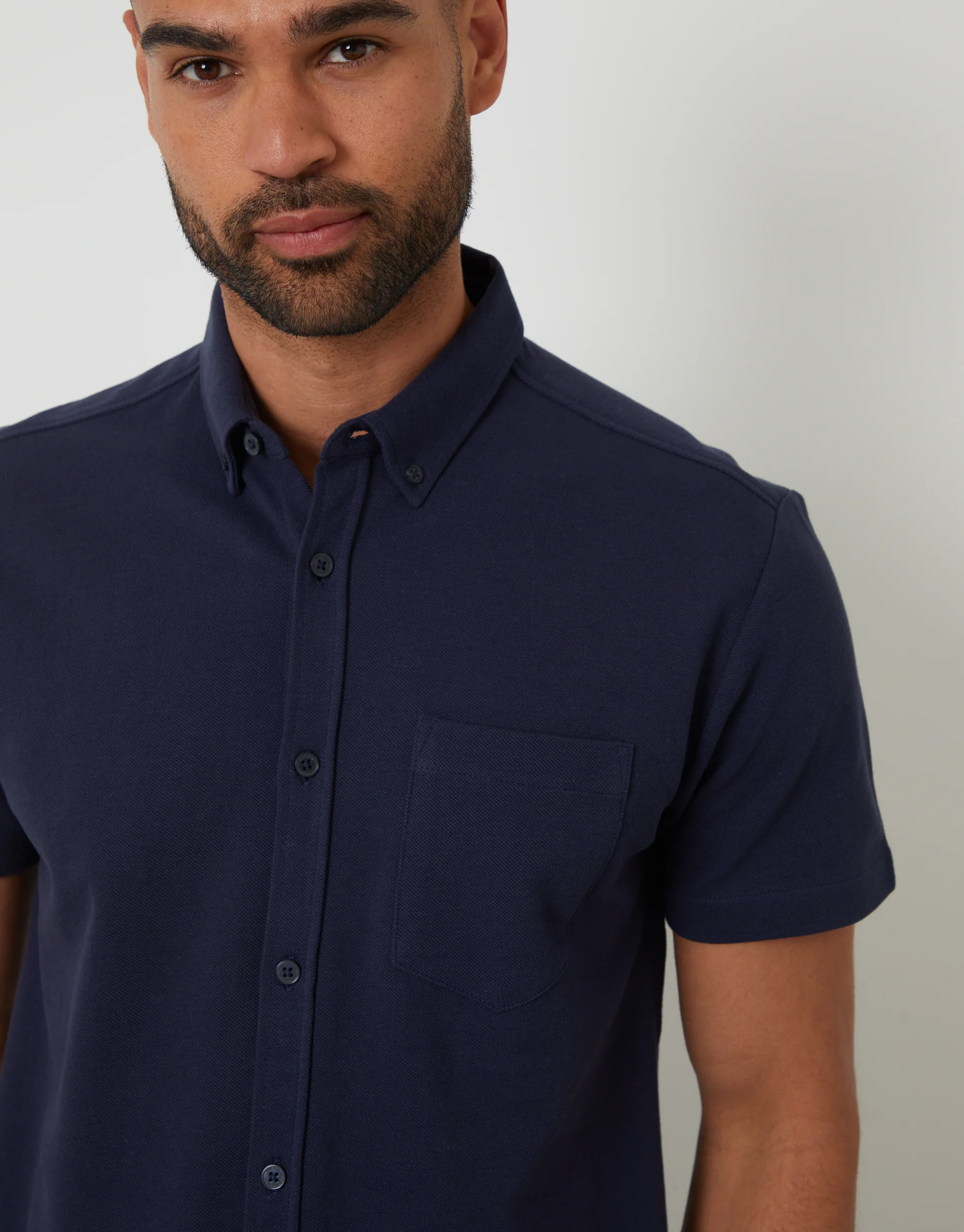 Pique Short Sleeve Shirt in Navy - Image 4