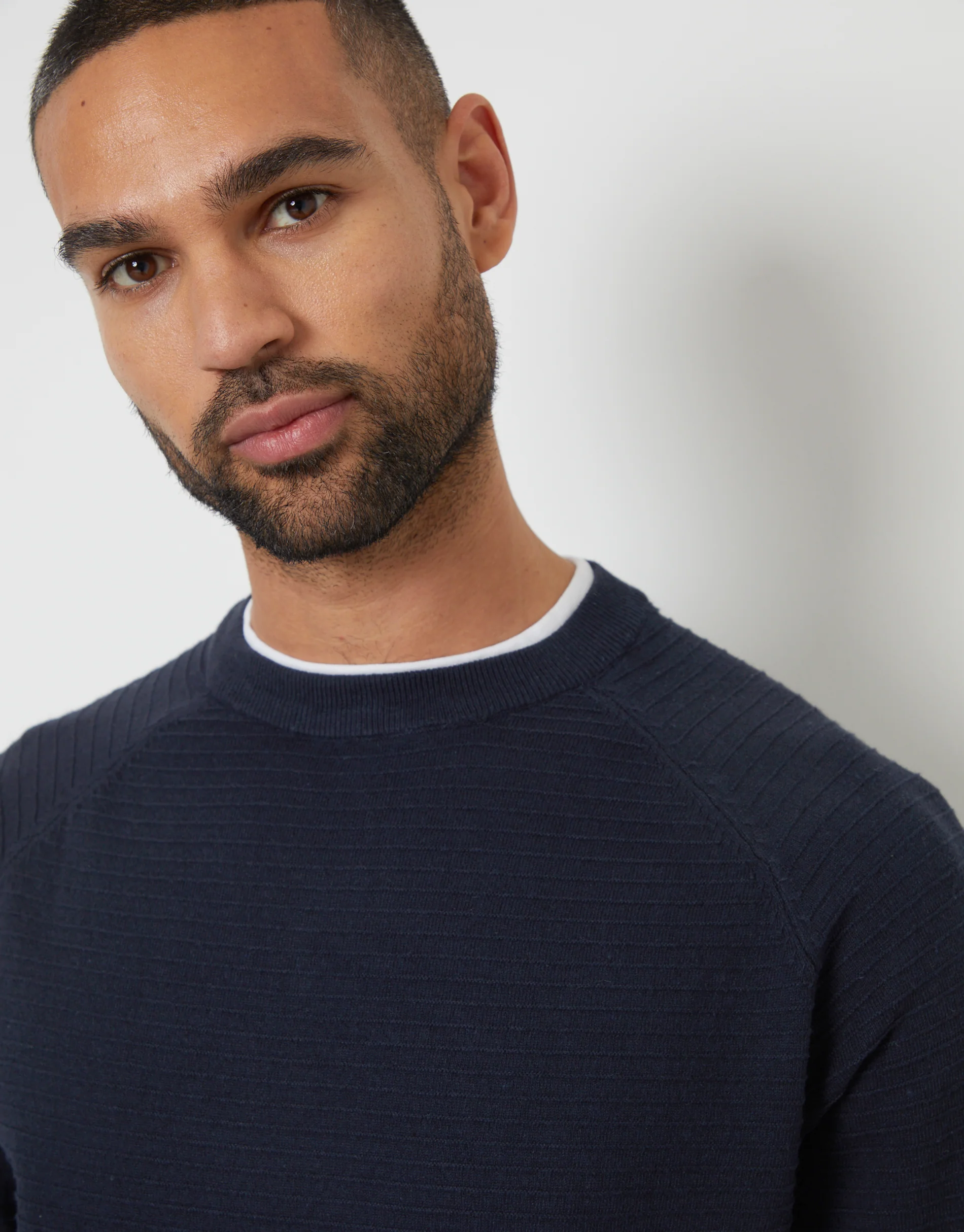 Textured Raglan Mock T-Shirt Crew Neck Jumper in Navy - Image 4