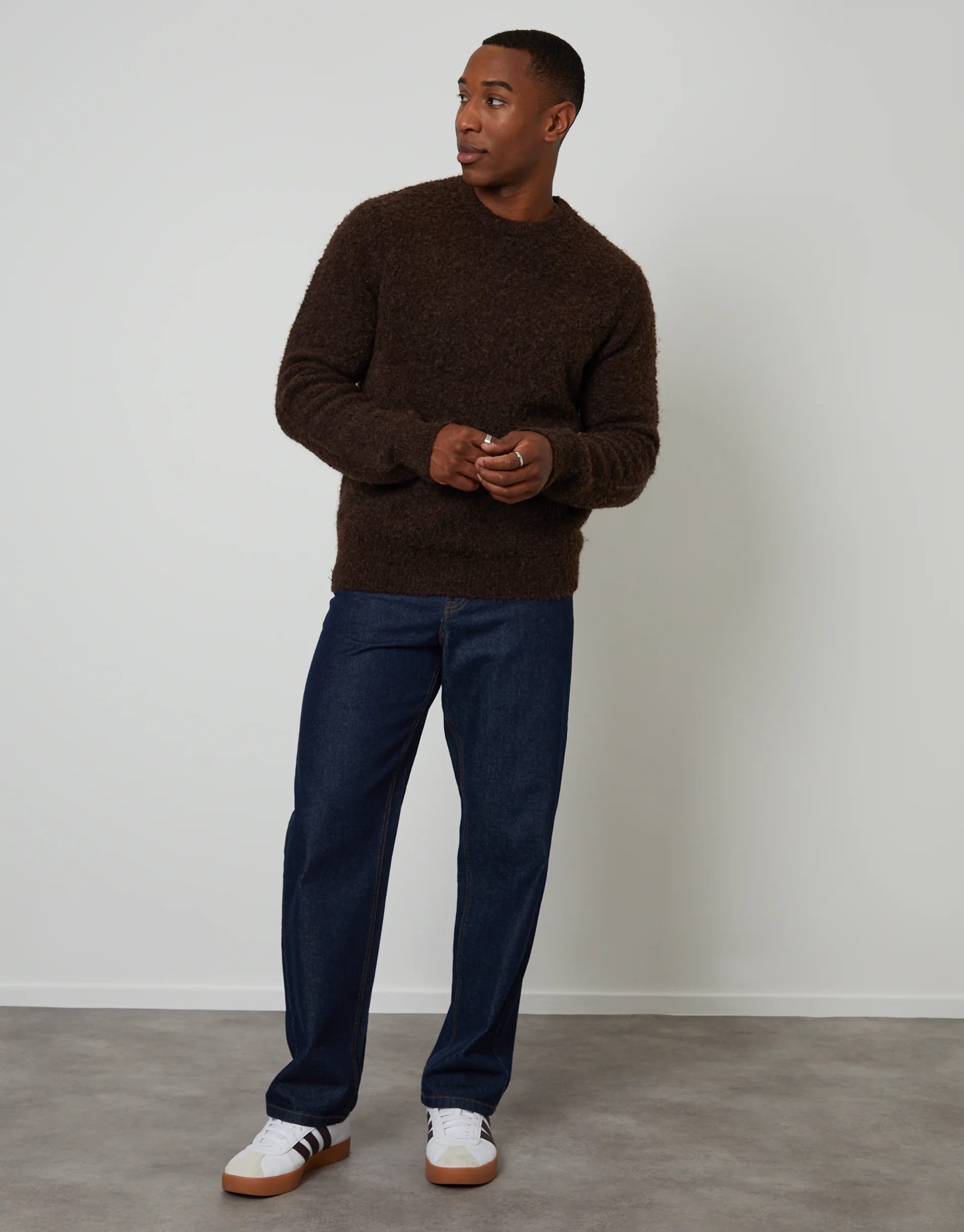 Straight Leg Jeans in Rinse Wash