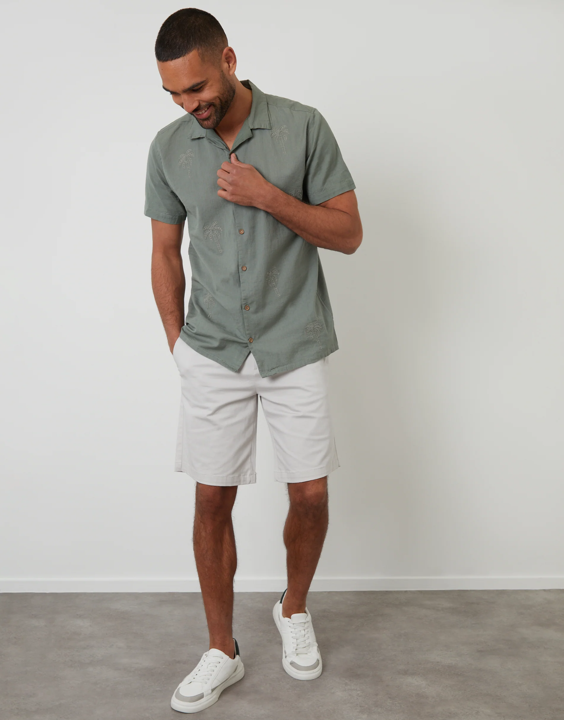 Linen Blend Palm Embroidered Short Sleeve Shirt in Sage Green - Image 3