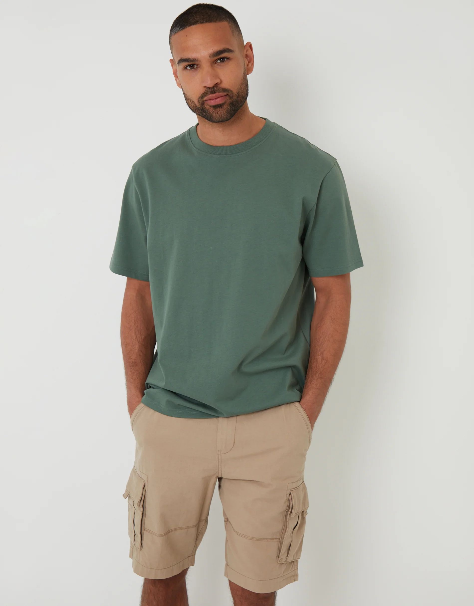 Cargo Shorts in Stone
