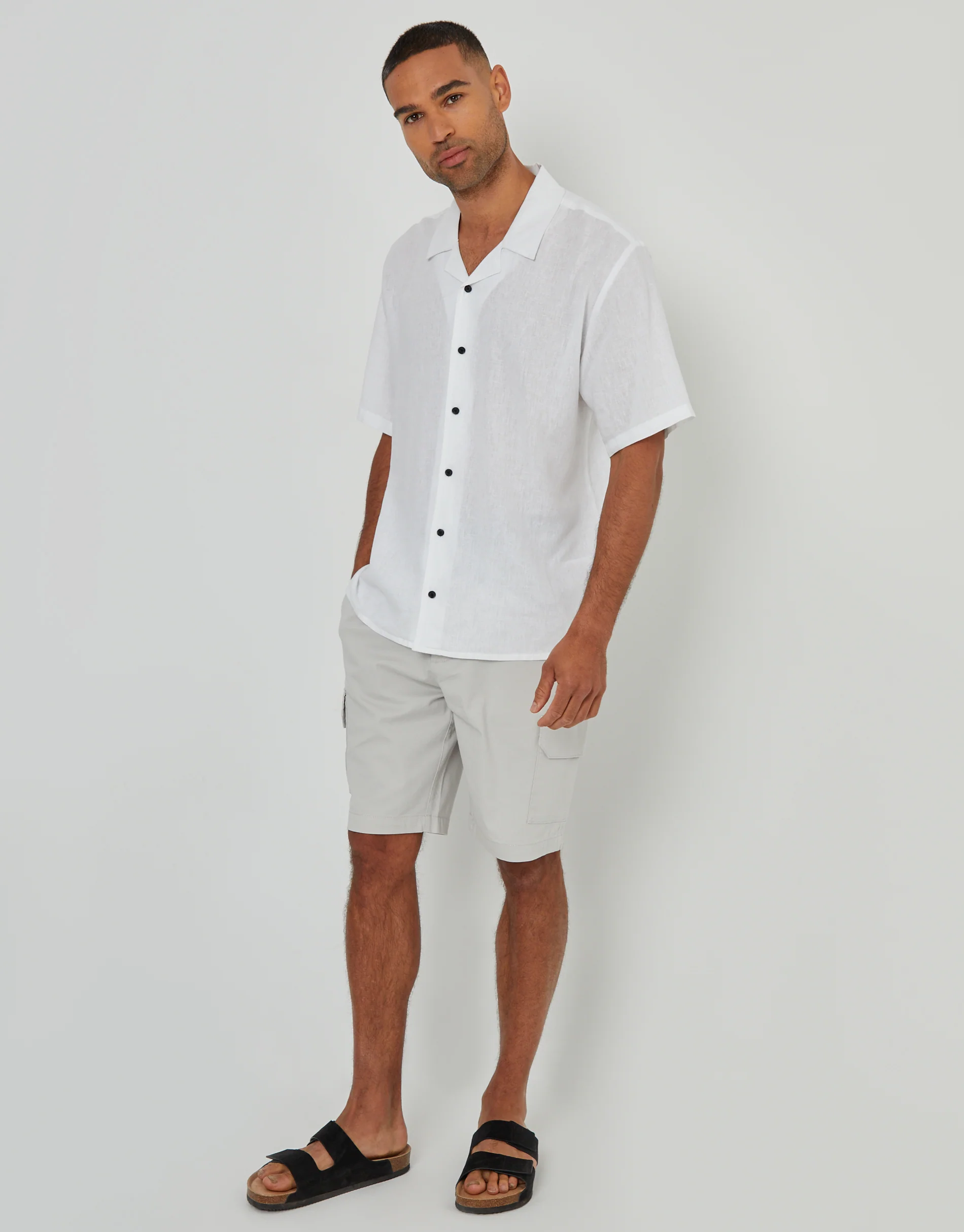 Relaxed Fit Linen Blend Revere Collar Short Sleeve Shirt in White - Image 3