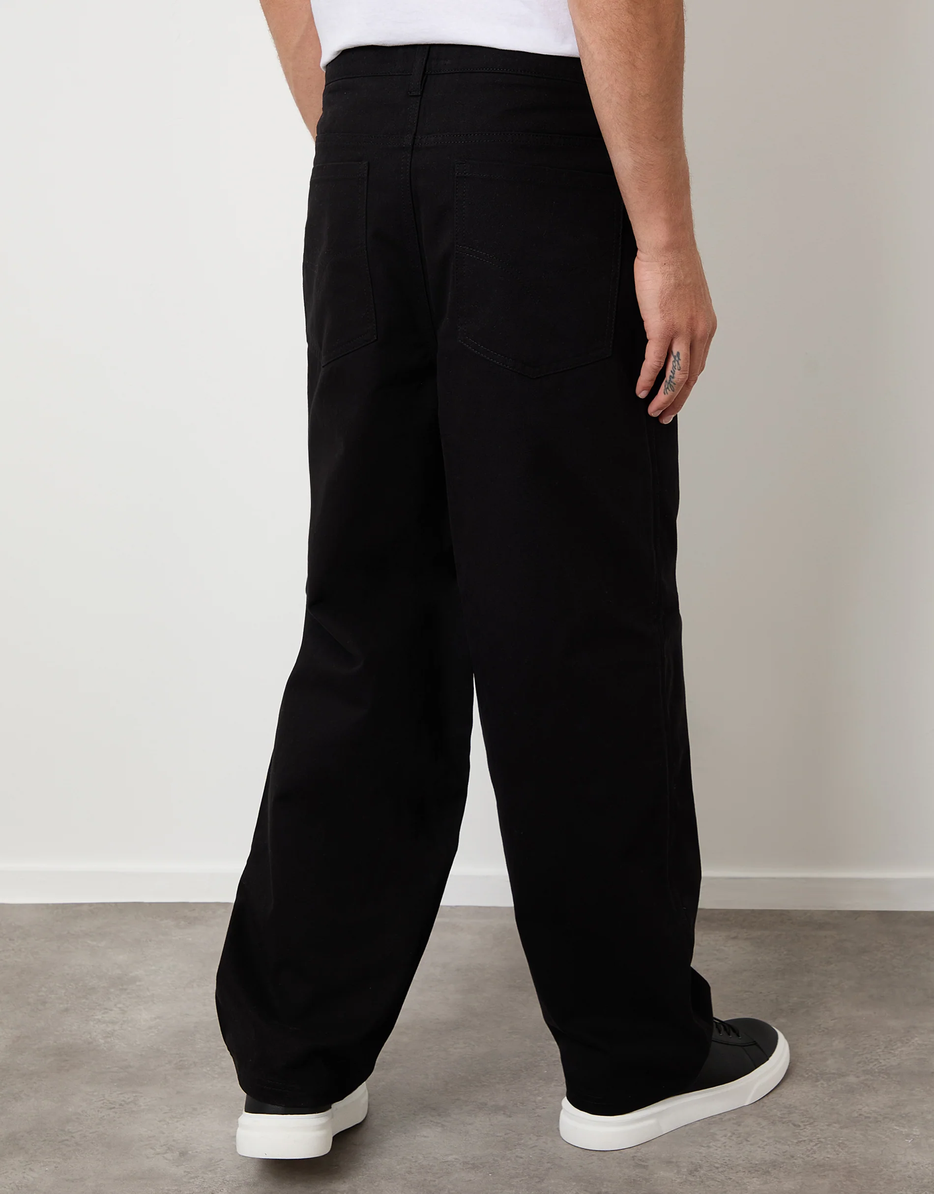 Baggy Fit 5 Pocket Chino Trousers in Black - Image 3