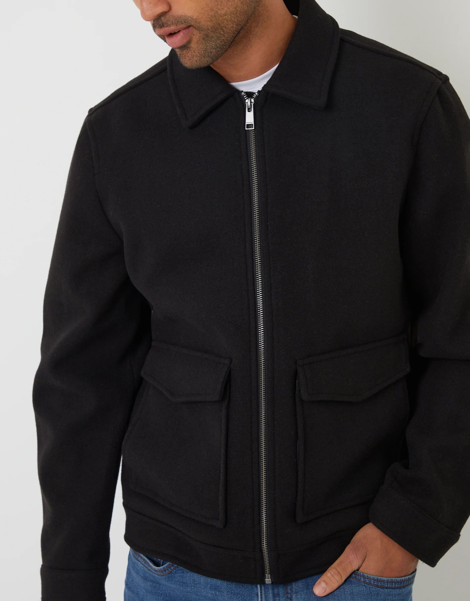 Faux Wool Collared Lightweight Utility Jacket in Black - Image 4