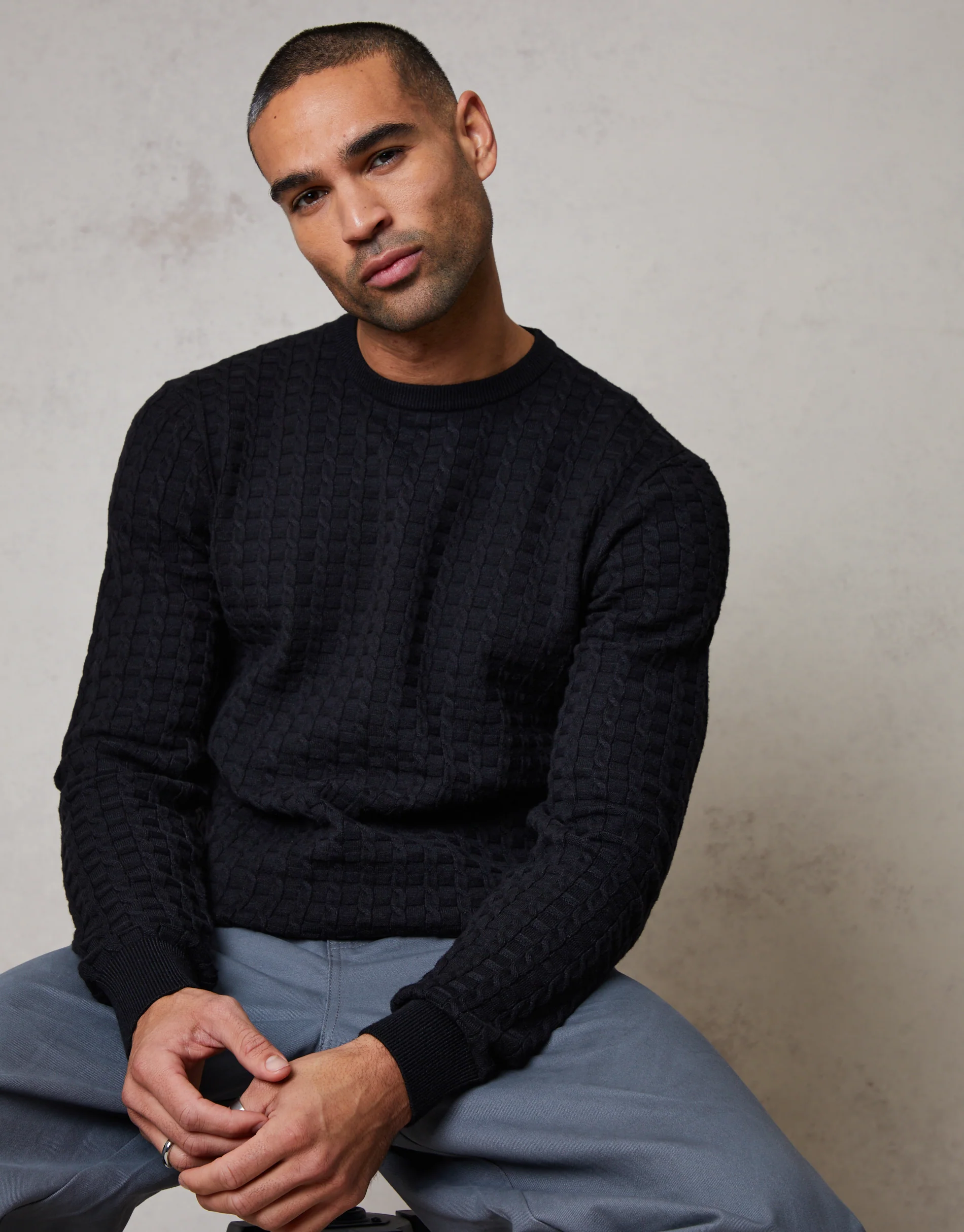 Cable Knit Crew Neck Jumper in Black - Image 5