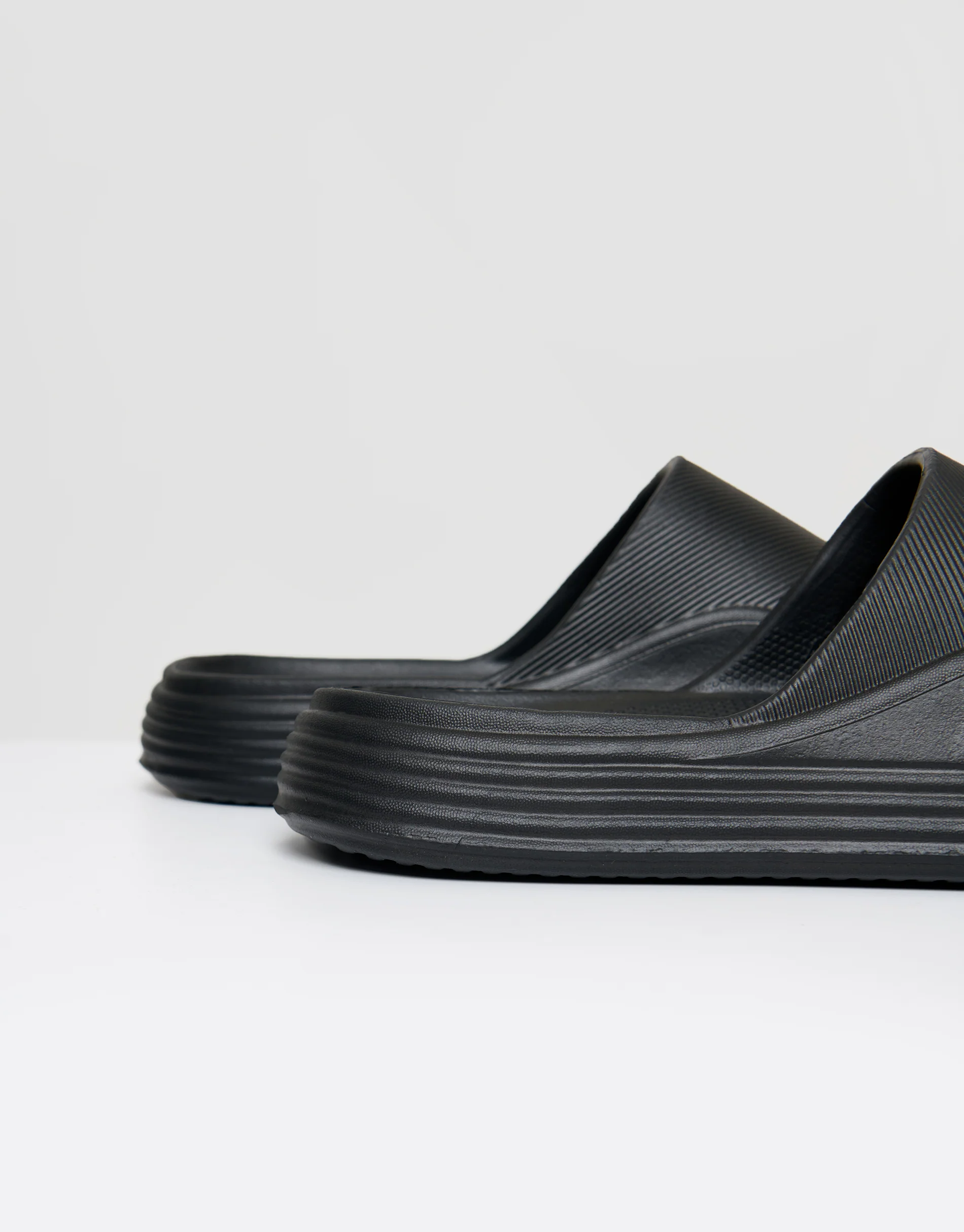 Chunky Foam Sliders in Black - Image 3