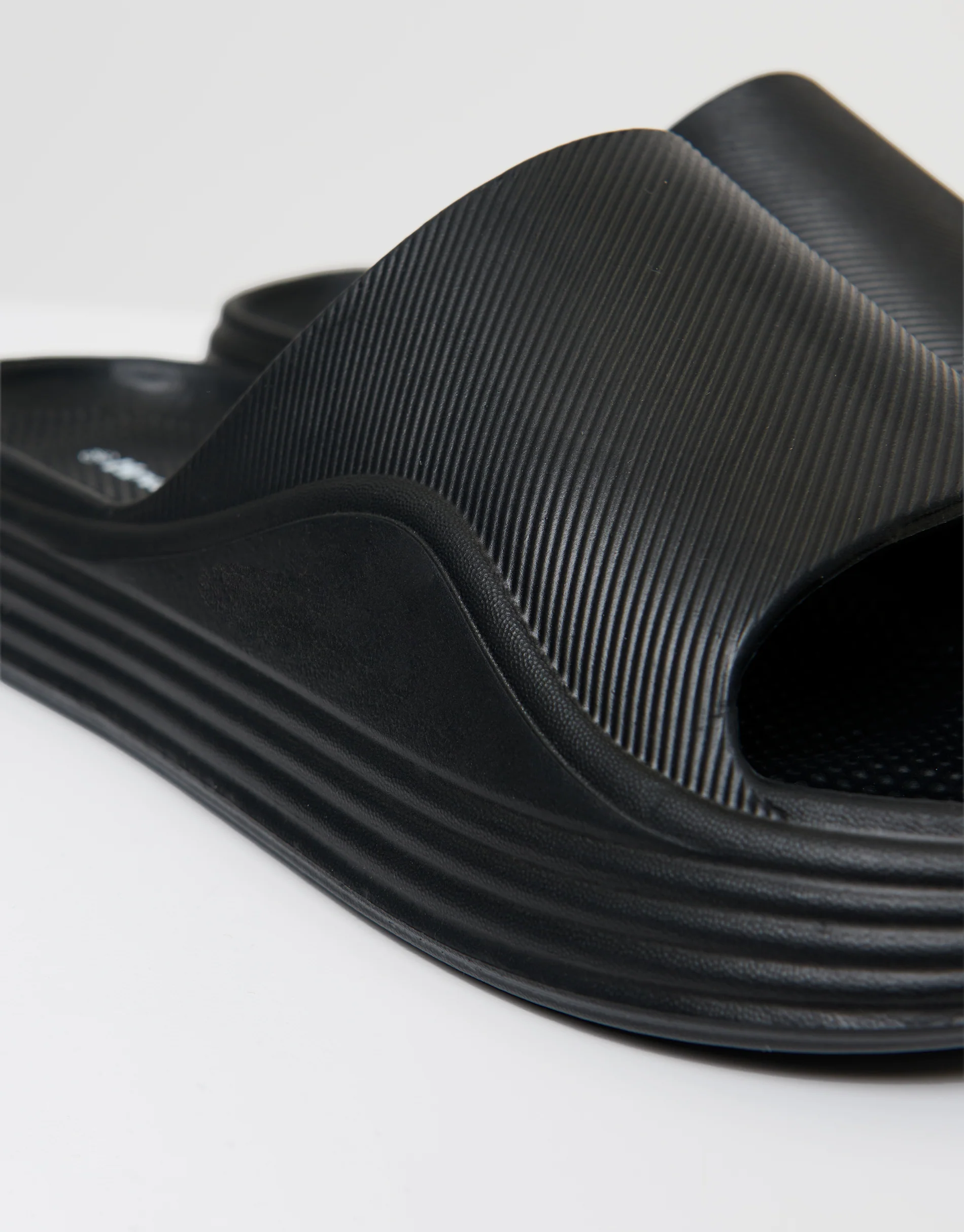 Chunky Foam Sliders in Black - Image 4