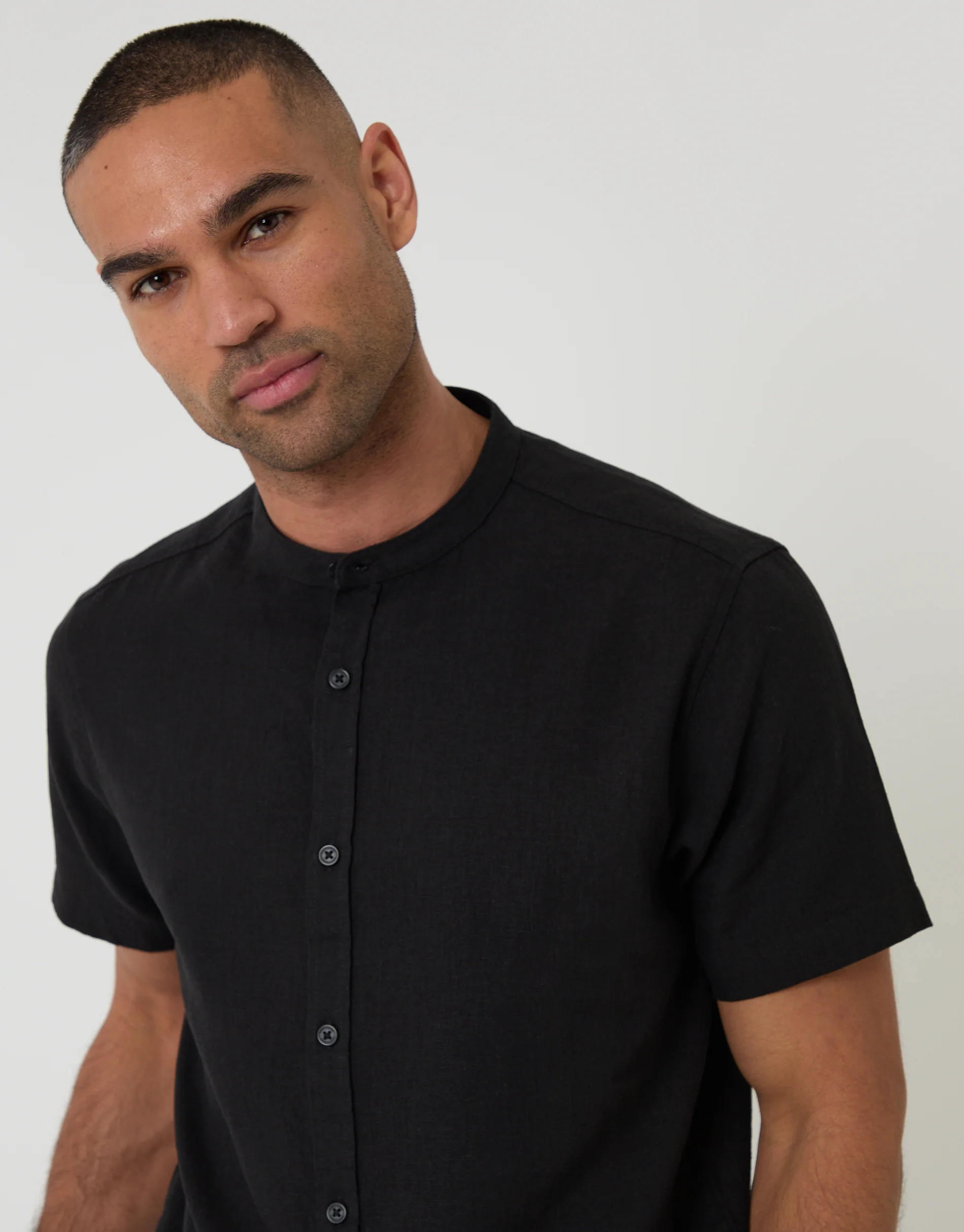 Grandad Collar Linen Blend Short Sleeve Shirt in Black - Image 4