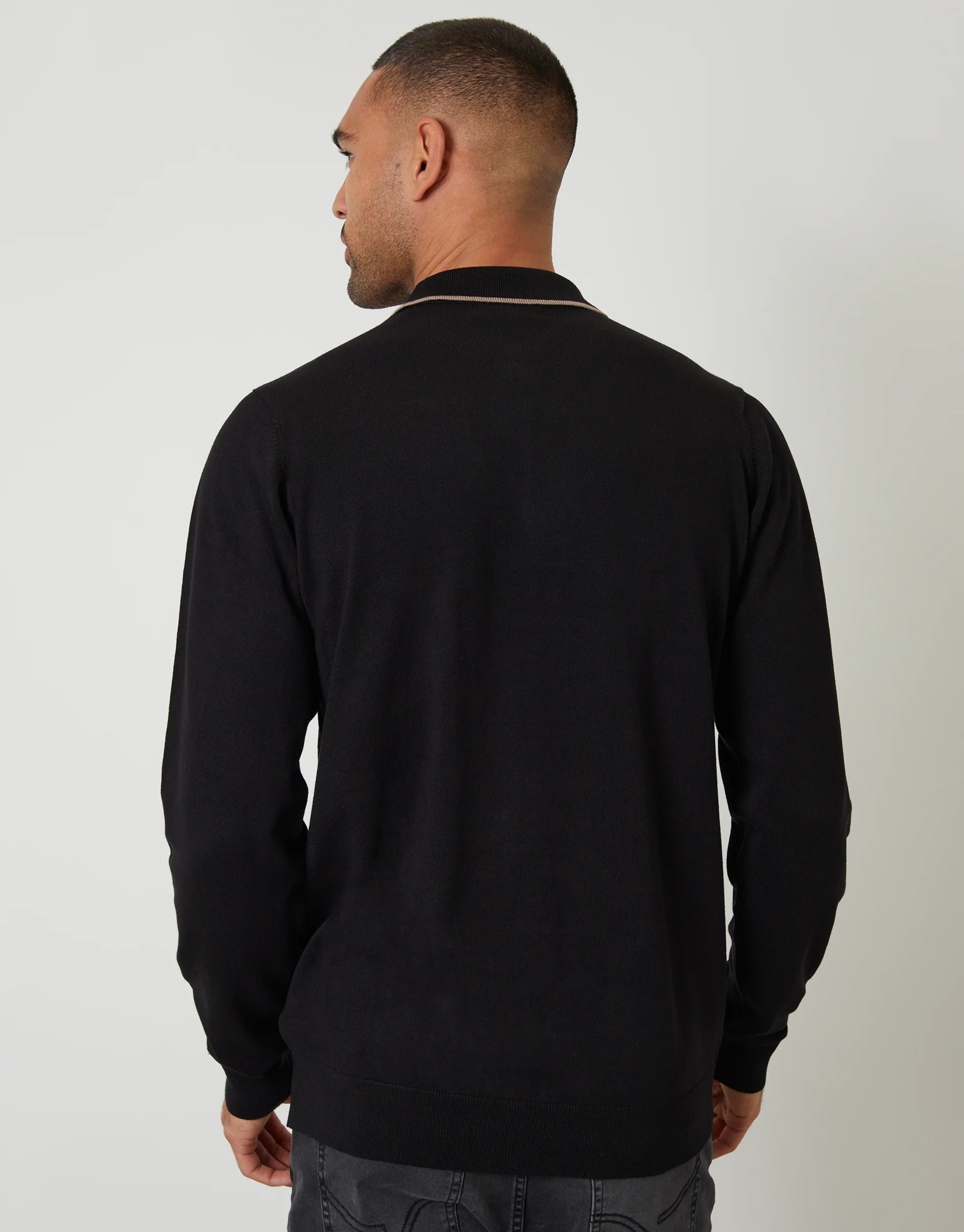Knitted Long Sleeve Contrast Tipping Polo Jumper in Black - Image 2