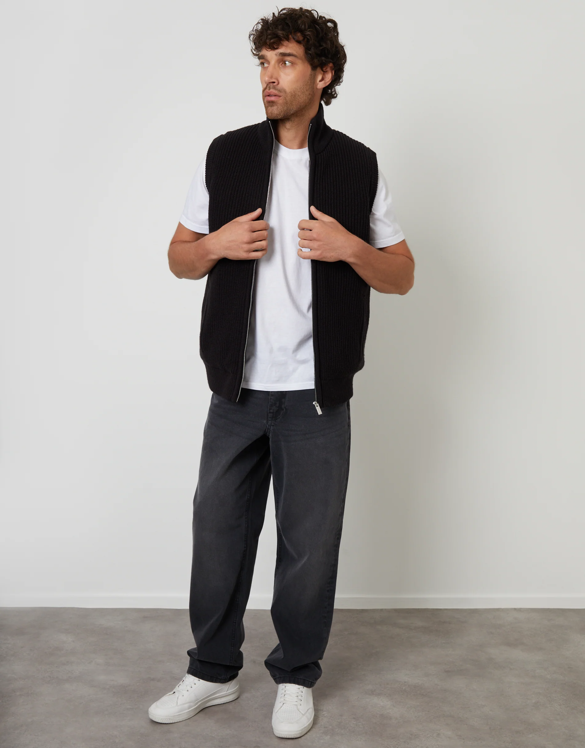 Knitted Quilted Gilet in Black - Image 3