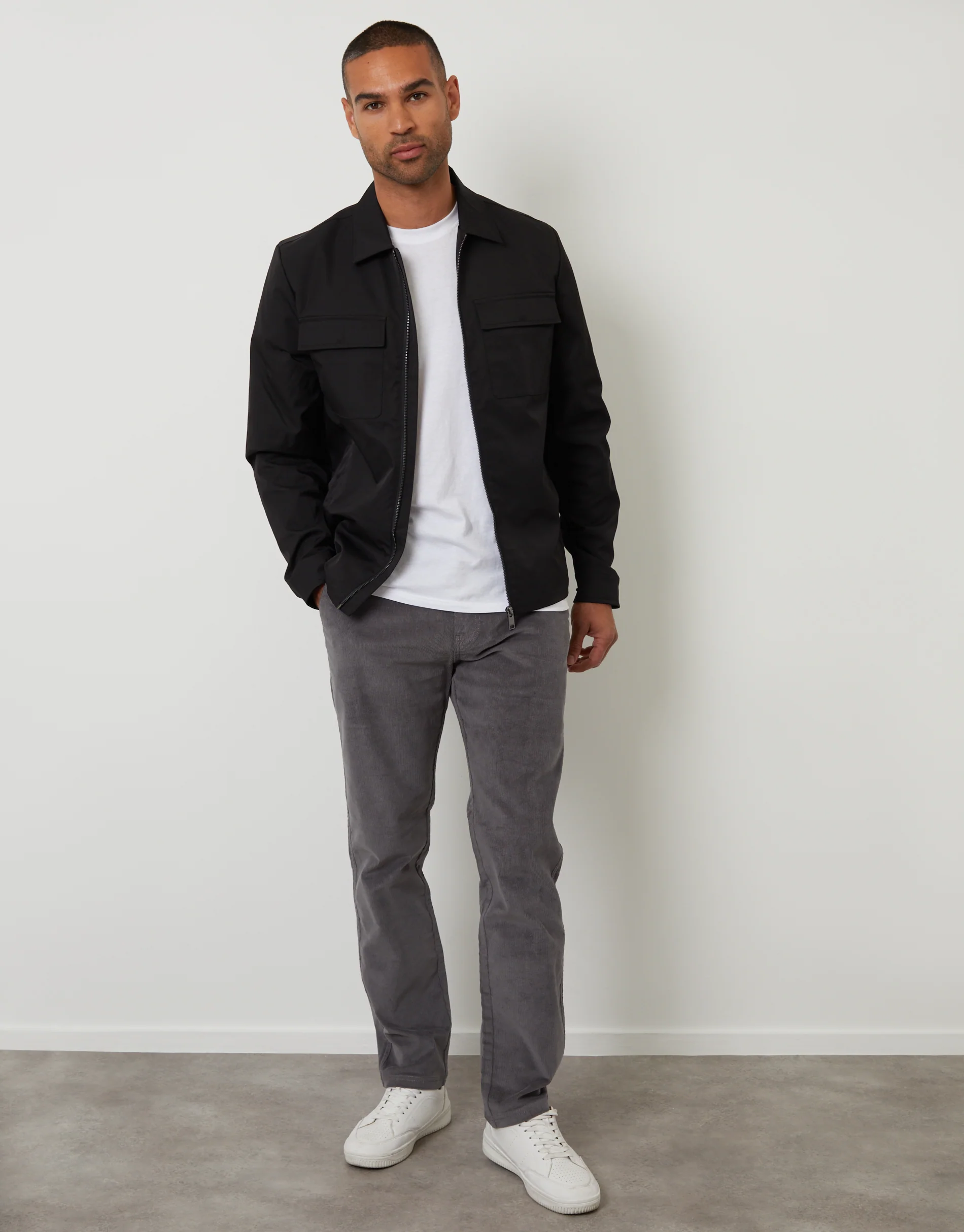 Lightweight Collared Zip Up Jacket in Black - Image 3