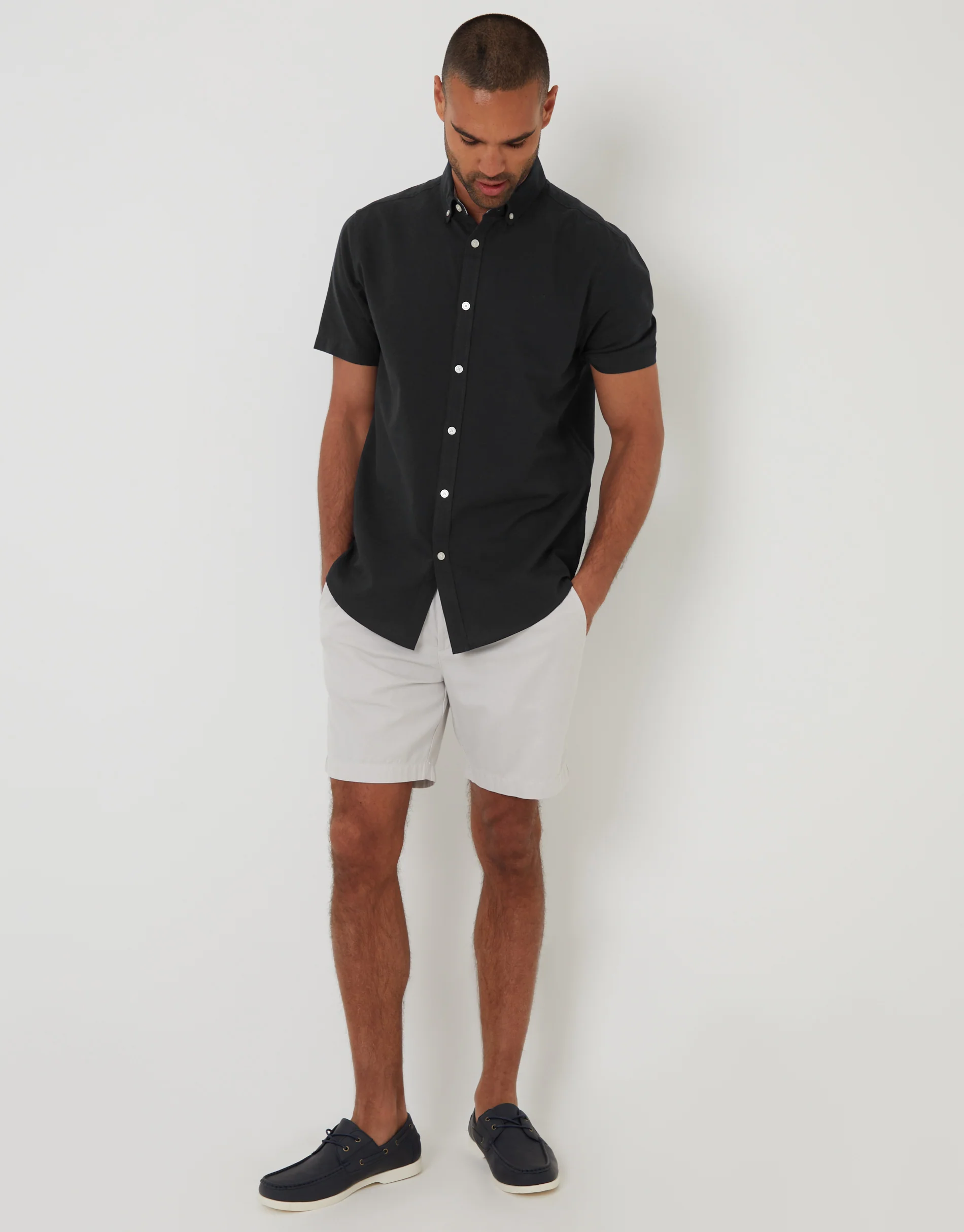 Short Sleeve Shirt in Black - Image 3