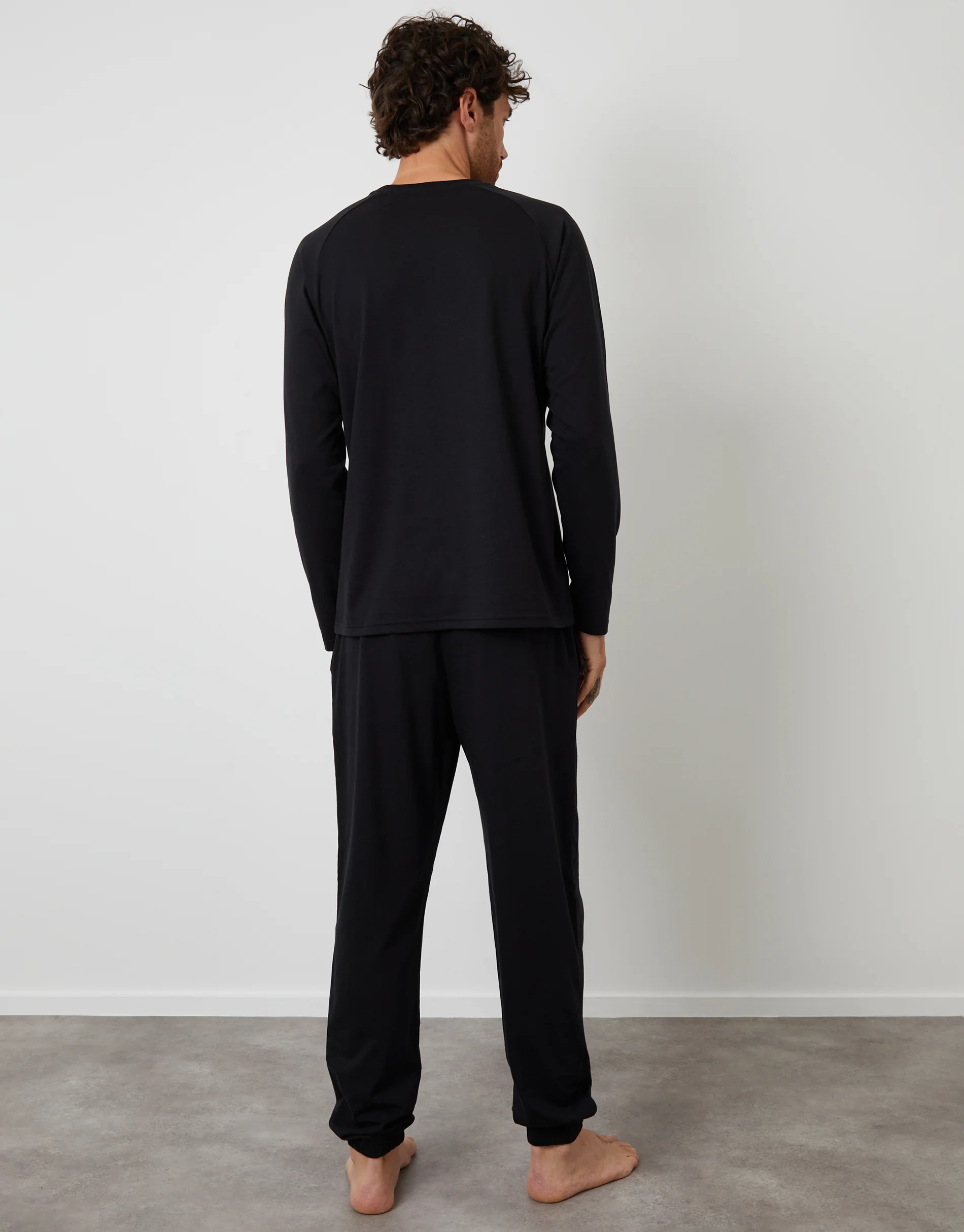 Sweatshirt & Jogger Lounge Set in Black - Image 2