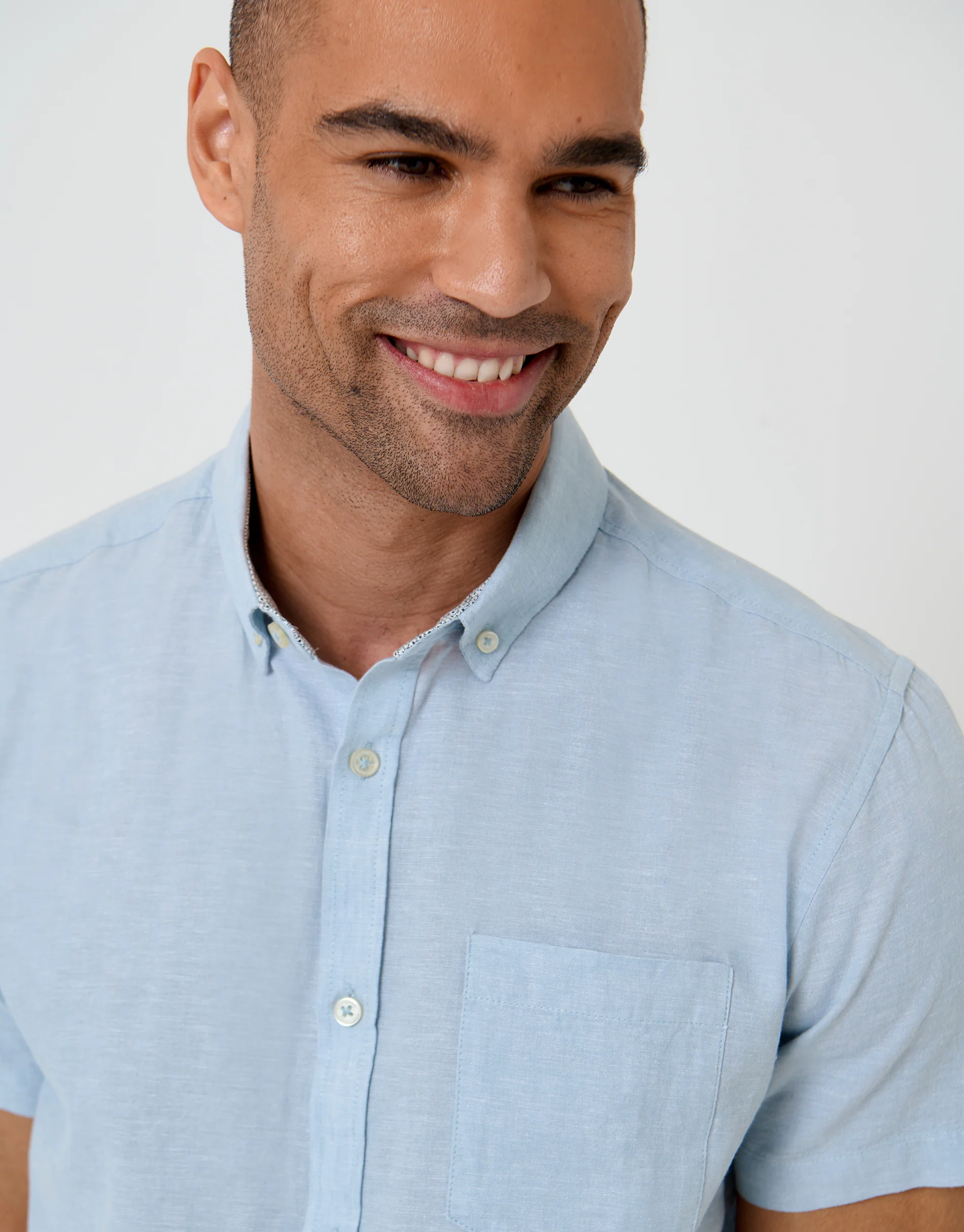 Light Short Sleeve Linen Blend Shirt in Blue - Image 4