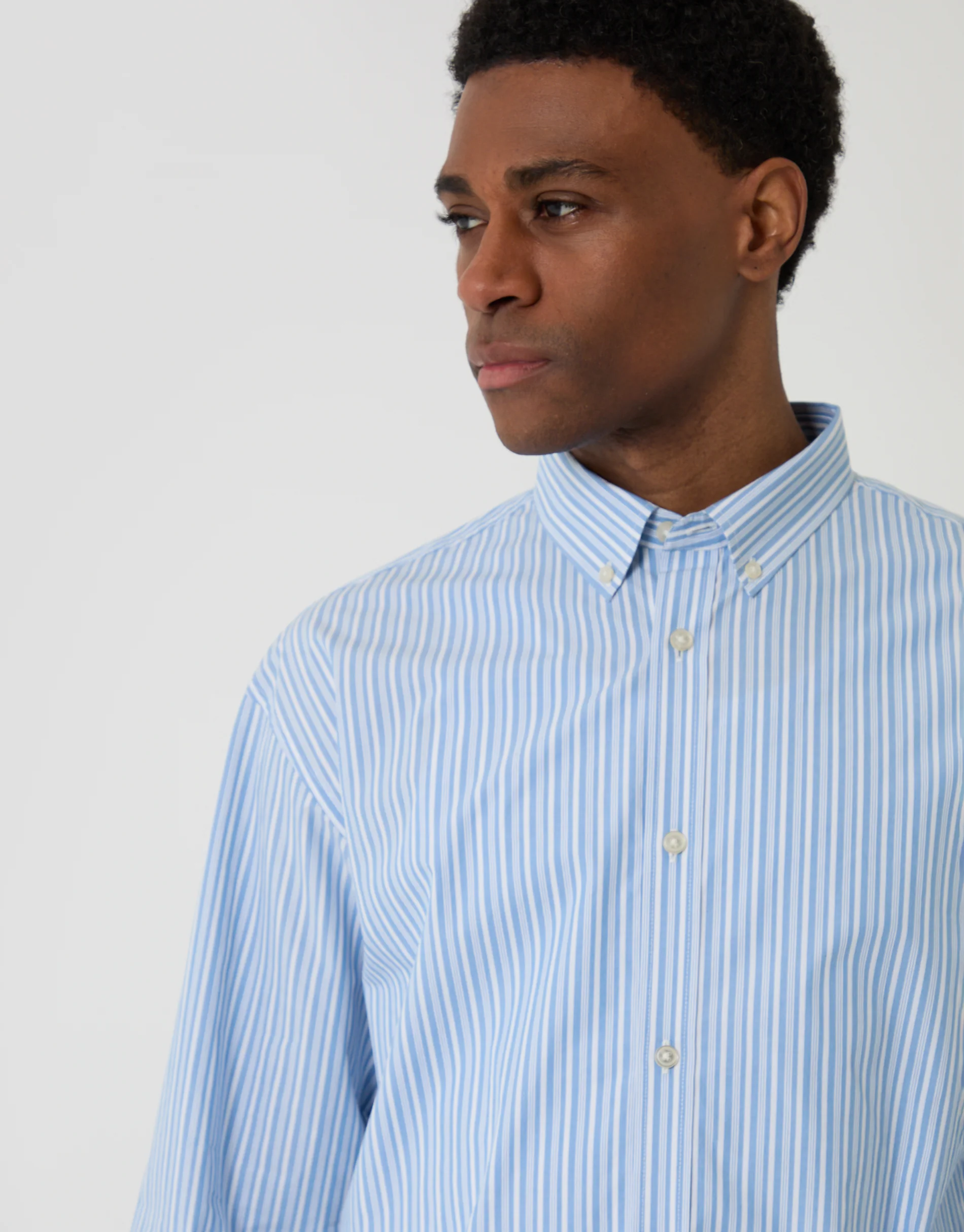 Cropped Fit Cotton Poplin Shirt in Blue Stripe - Image 5