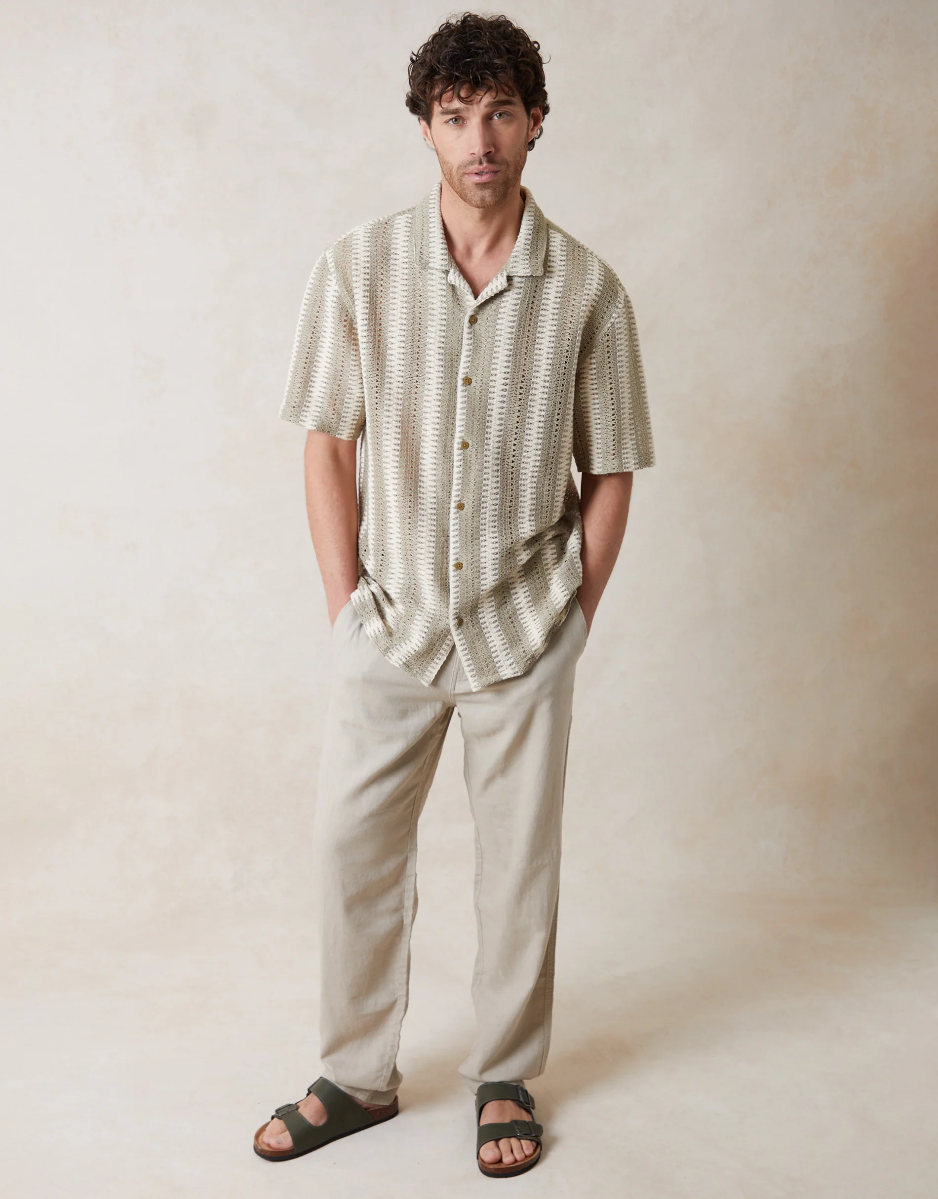 Relaxed Fit Short Sleeve Shirt in Dark Stone & Ecru - Image 4