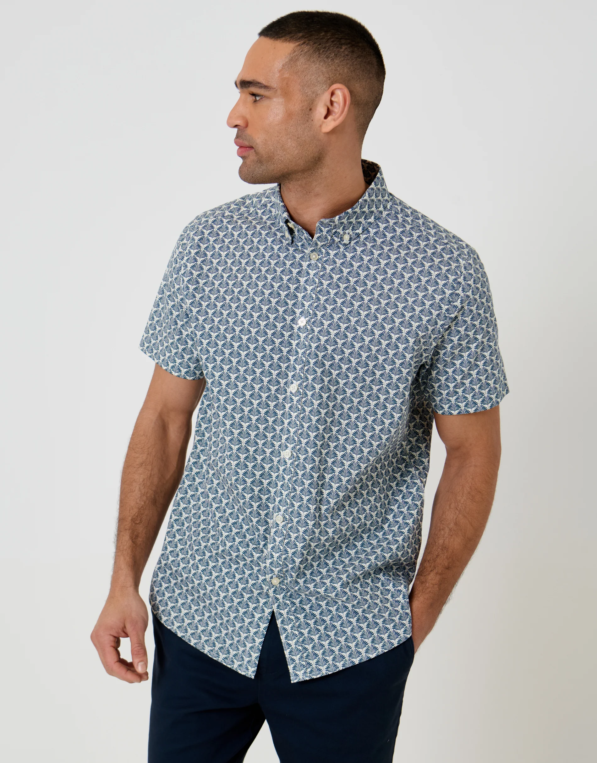 Linear Leaf Print Cotton Short Sleeve Shirt in Denim Blue