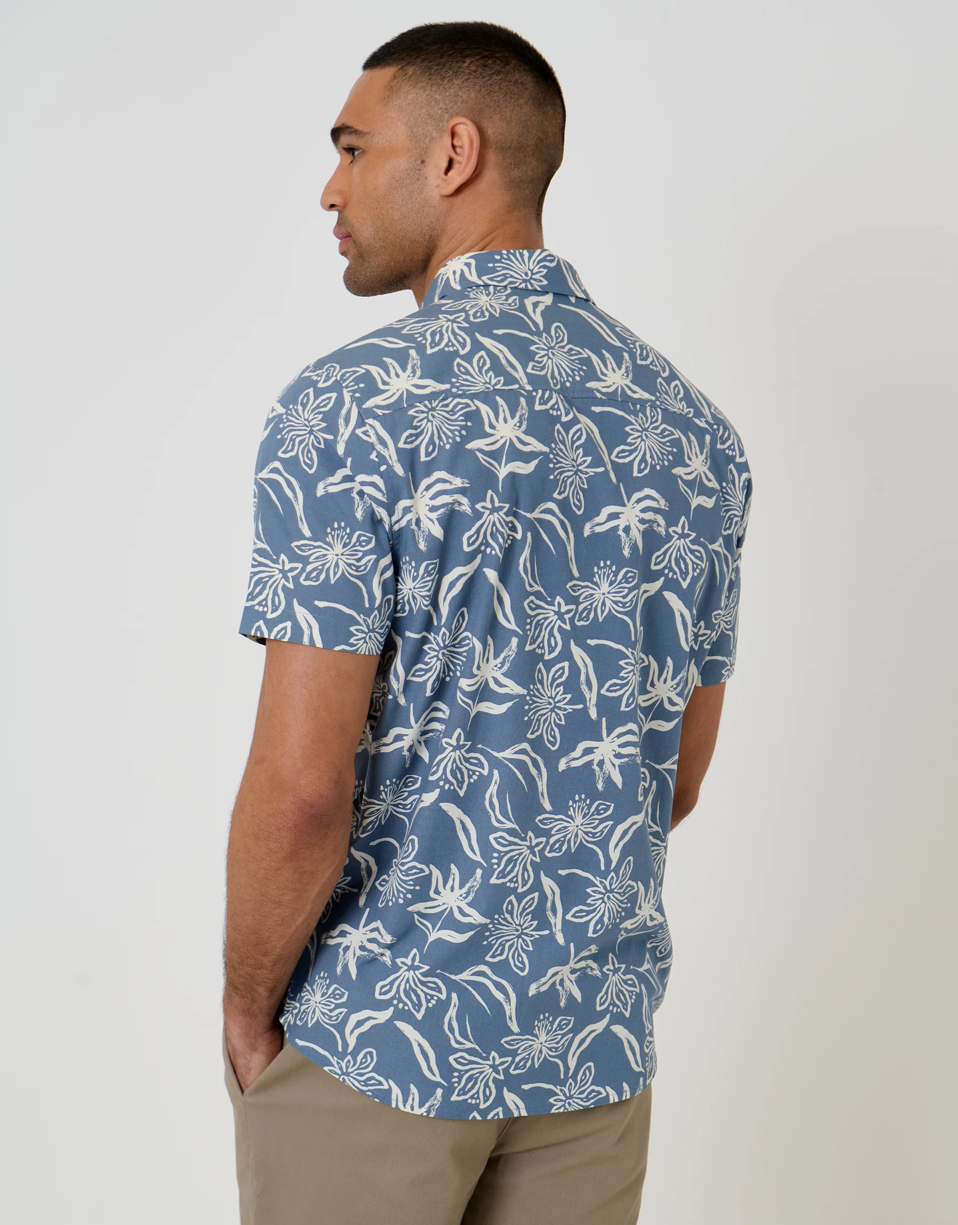 Tropical Print Cotton Poplin Short Sleeve Shirt in Denim Blue - Image 2