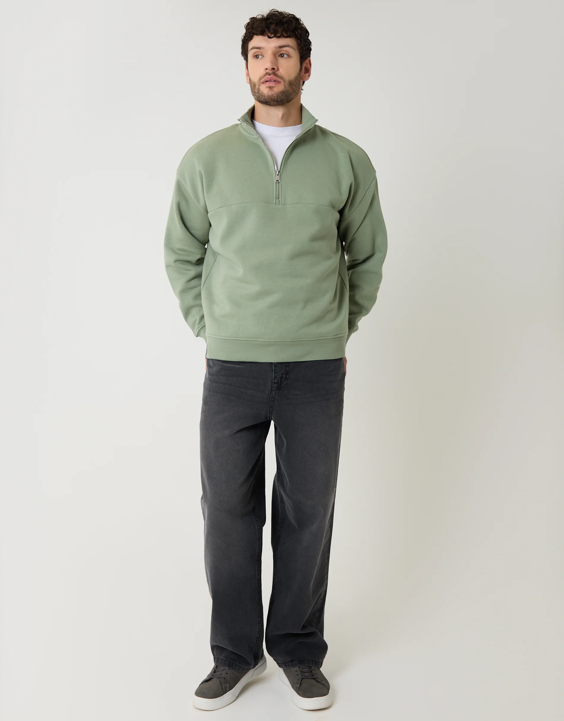Relaxed Fit Half Zip Sweatshirt in Green - Image 3