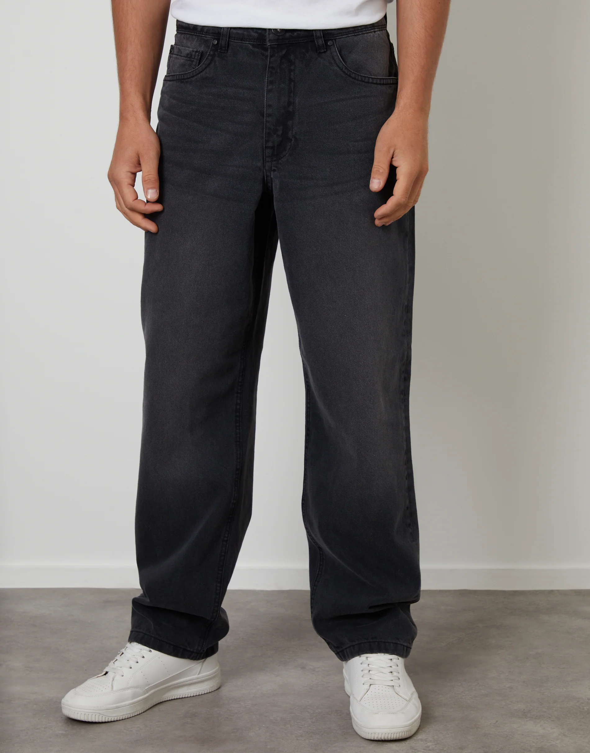 Loose Fit Jeans in Grey Wash - Image 2