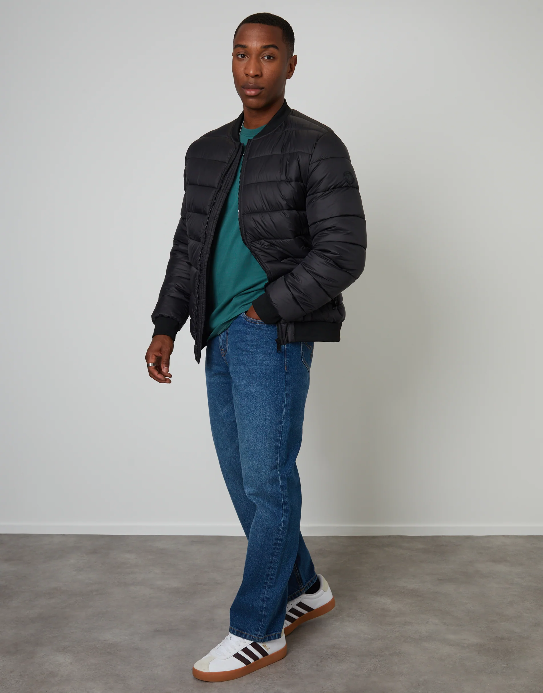 Loose Fit Jeans in Mid Wash