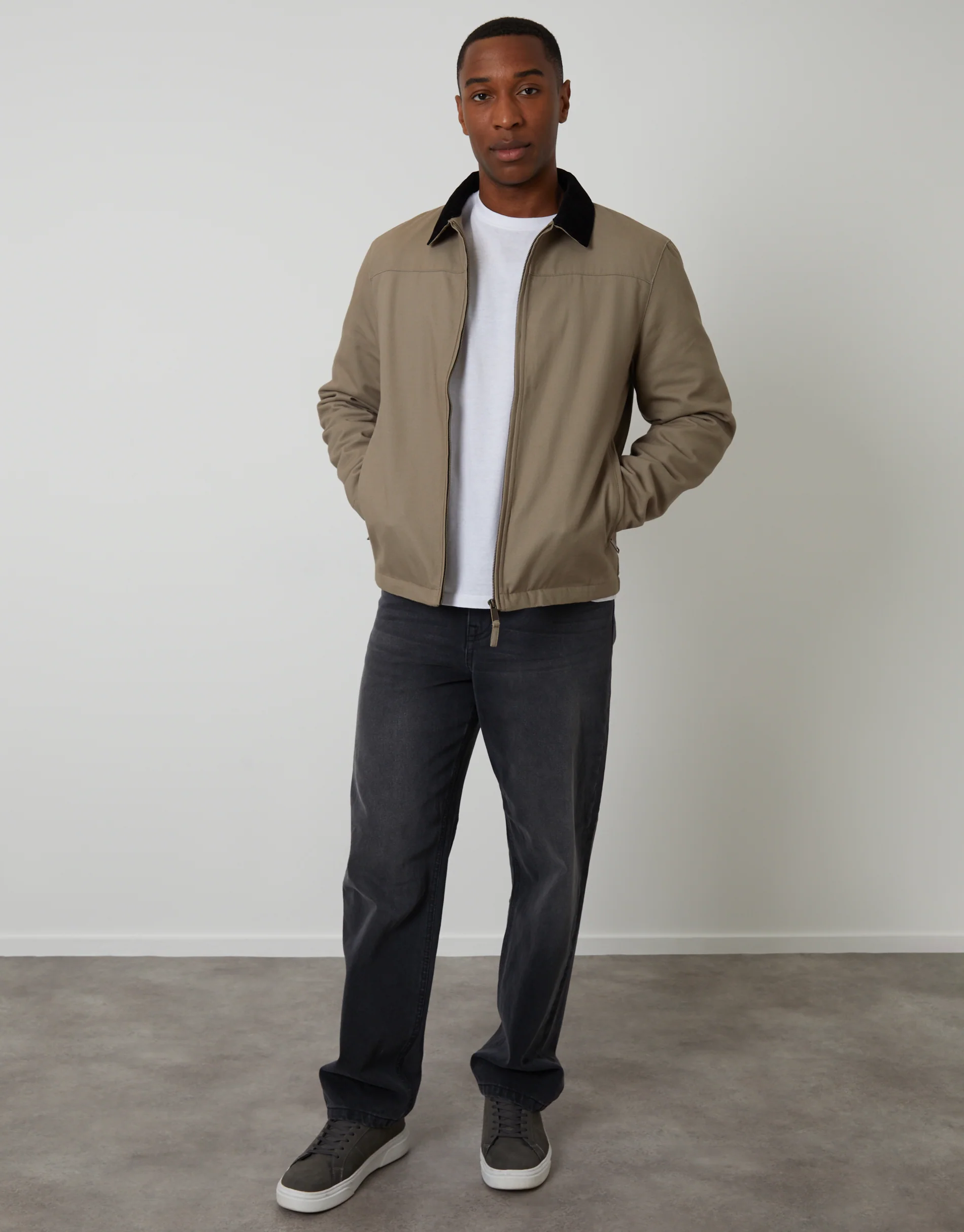 Zip-Through Lightweight Jacket With Quilting in Mushroom - Image 3