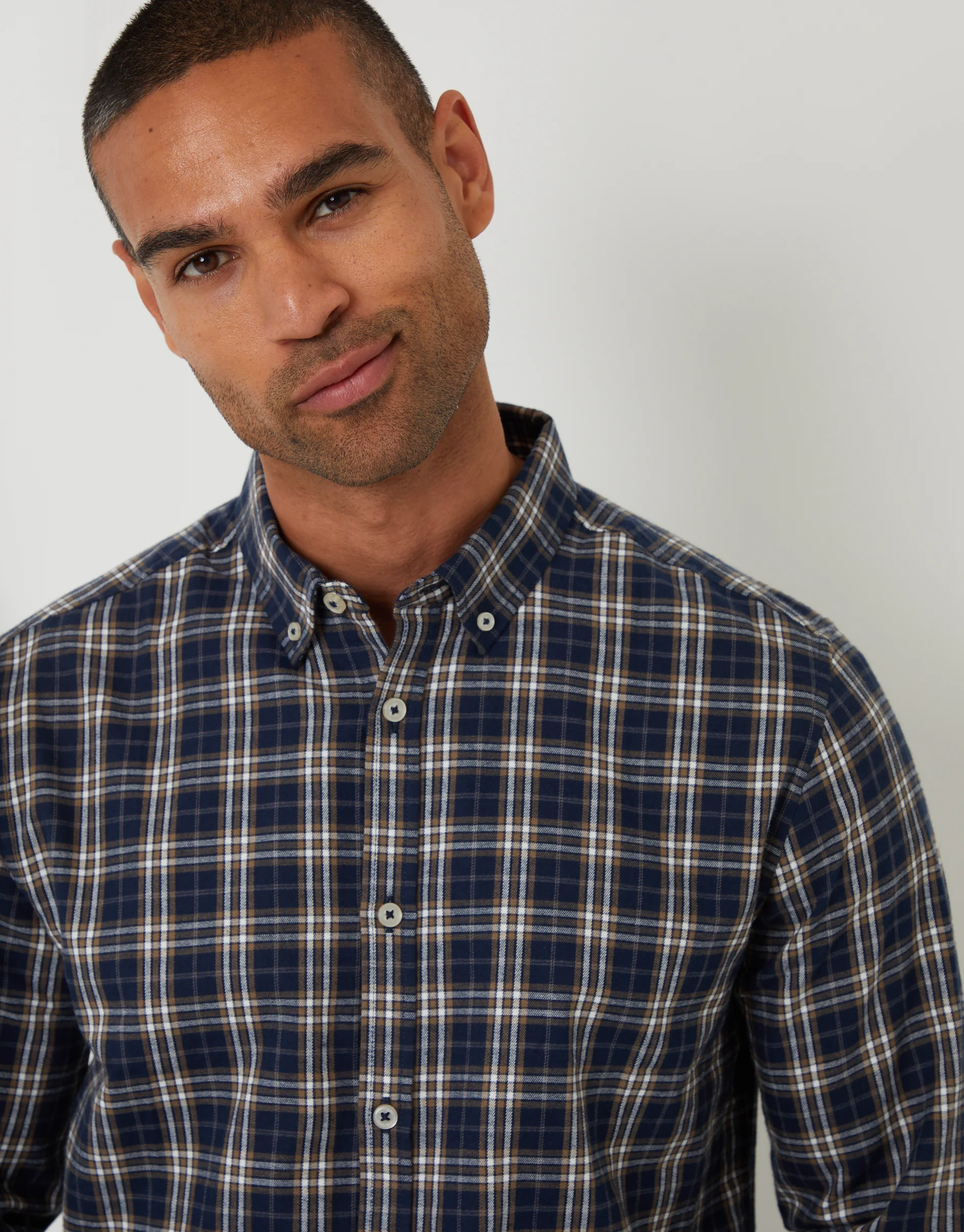 Brushed Flannel Long Sleeve Shirt in Navy Check - Image 4