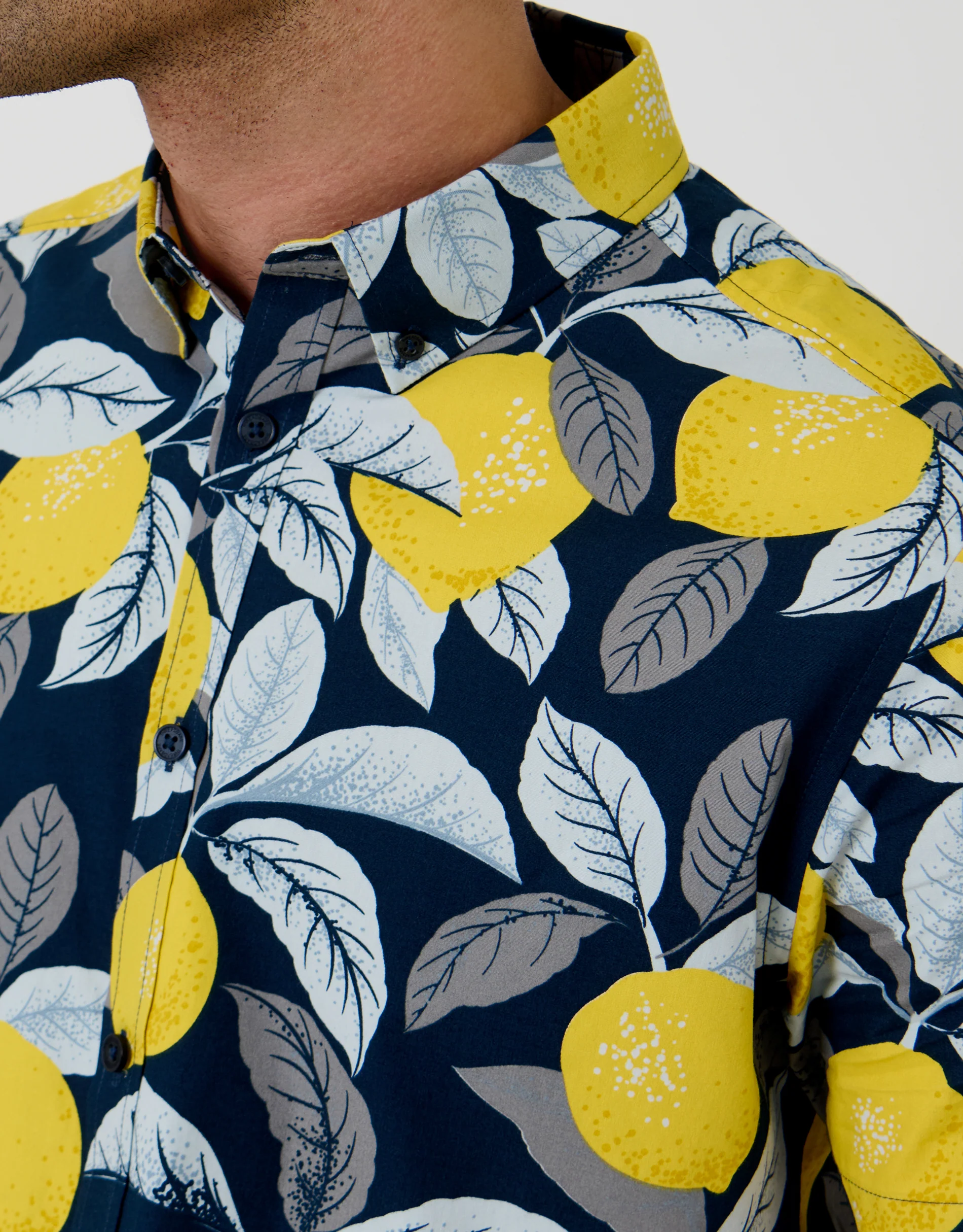 Lemon Print Cotton Poplin Short Sleeve Shirt in Navy - Image 5