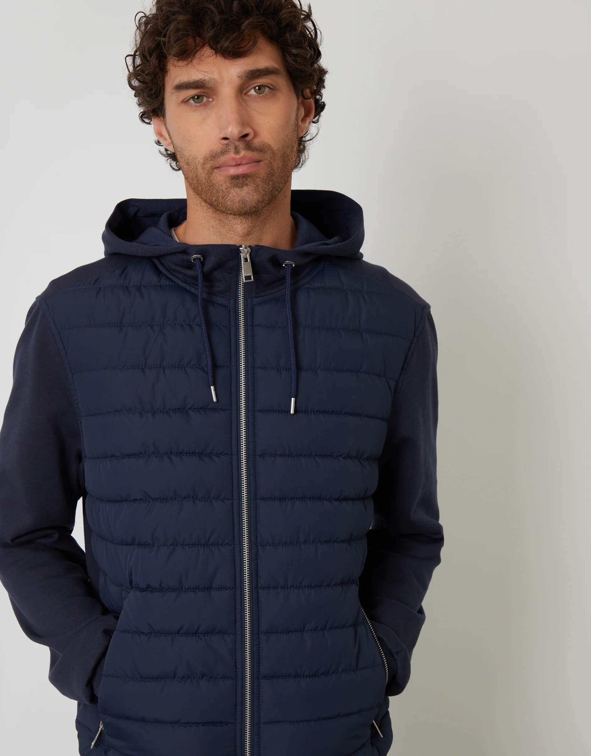 Quilted Hybrid Hooded Jacket in Navy - Image 4