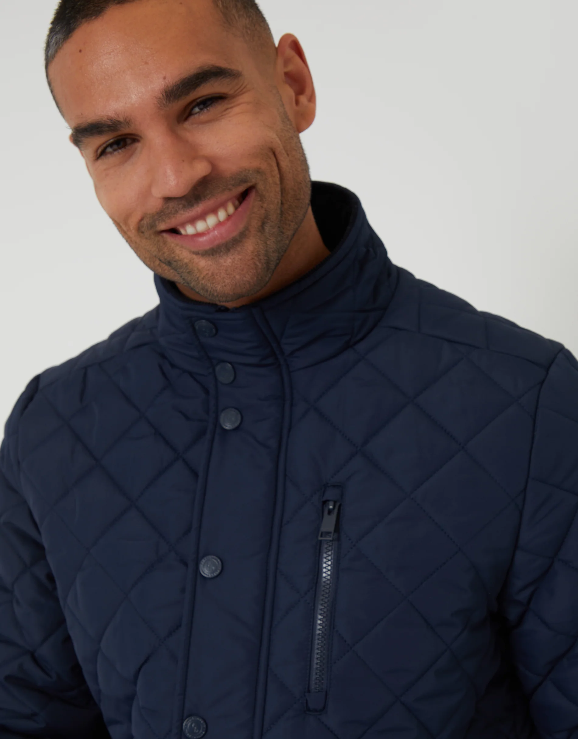 Showerproof Funnel Neck Diamond Quilted Jacket in Navy - Image 4