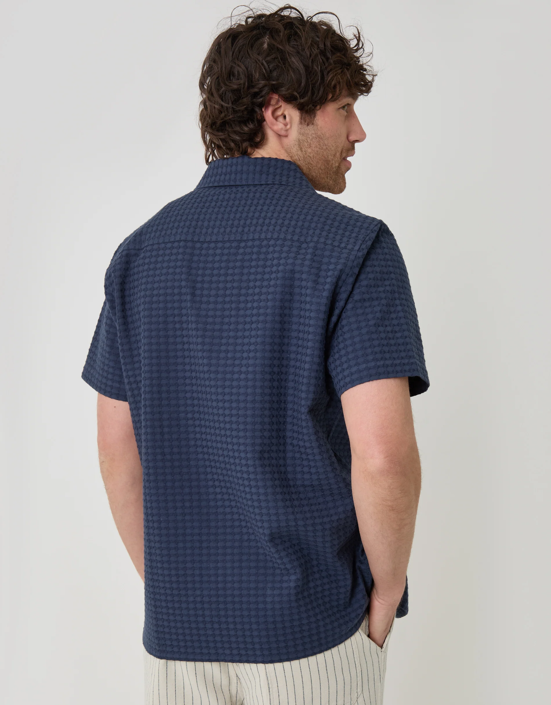 Textured Cotton Short Sleeve Shirt in Navy - Image 2