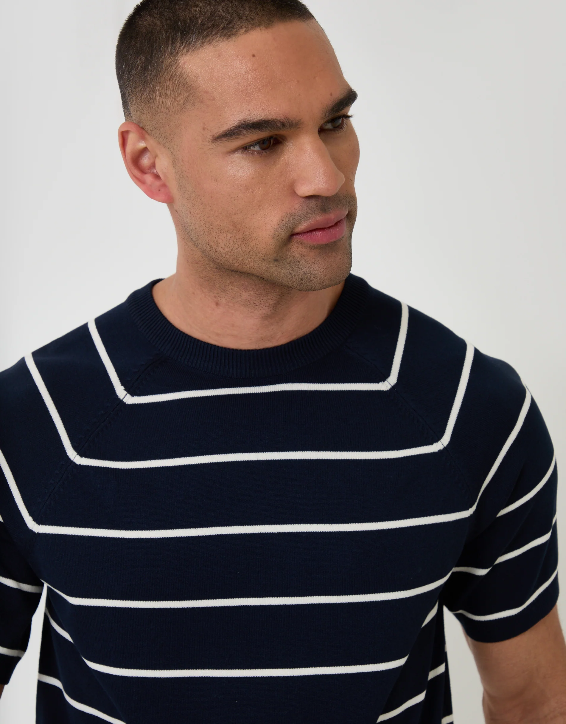 Textured Knitted T-Shirt in Navy Stripe - Image 4