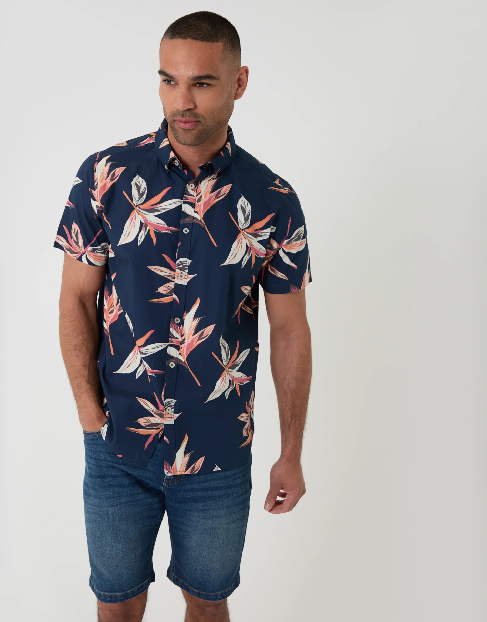 Tropical Leaf Print Cotton Short Sleeve Shirt in Navy
