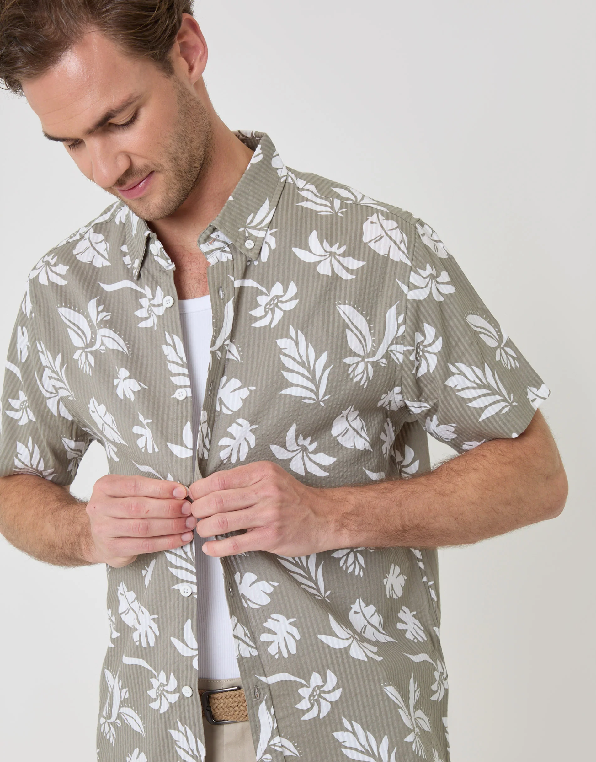 Plant Print Textured Cotton Short Sleeve Shirt in Sage Green