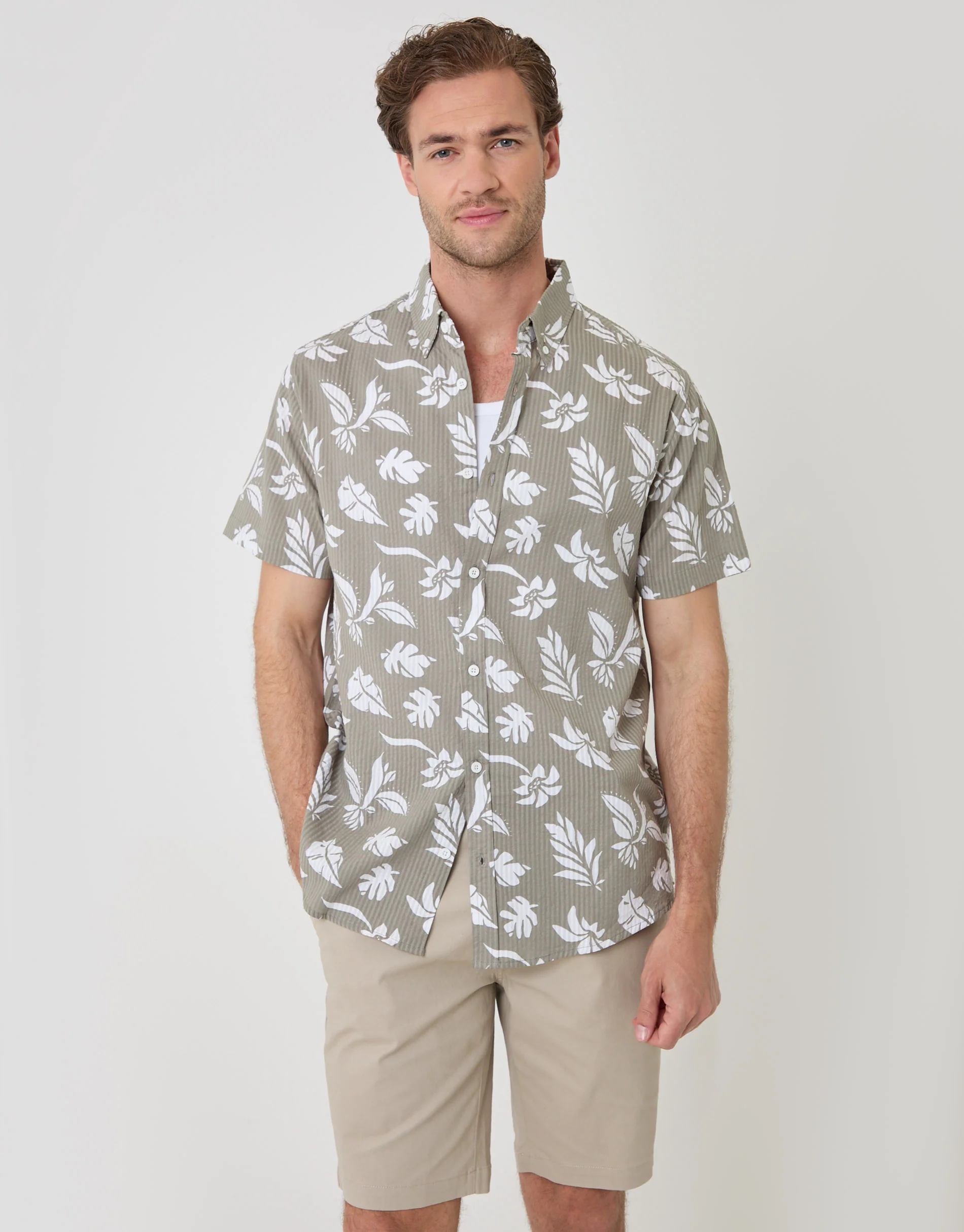 Plant Print Textured Cotton Short Sleeve Shirt in Sage Green - Image 4