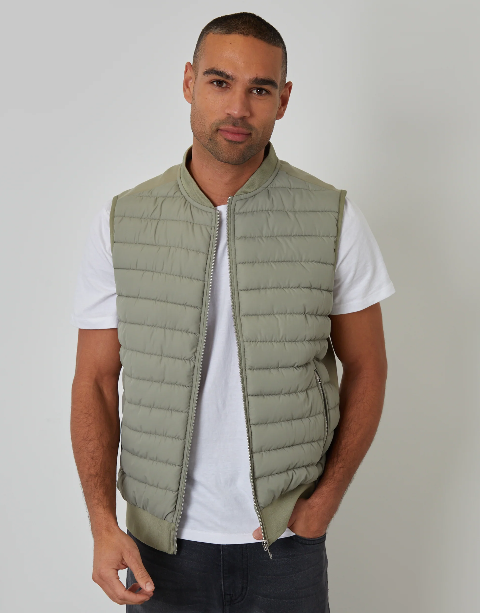 Quilted Hybrid Gilet in Sage Green