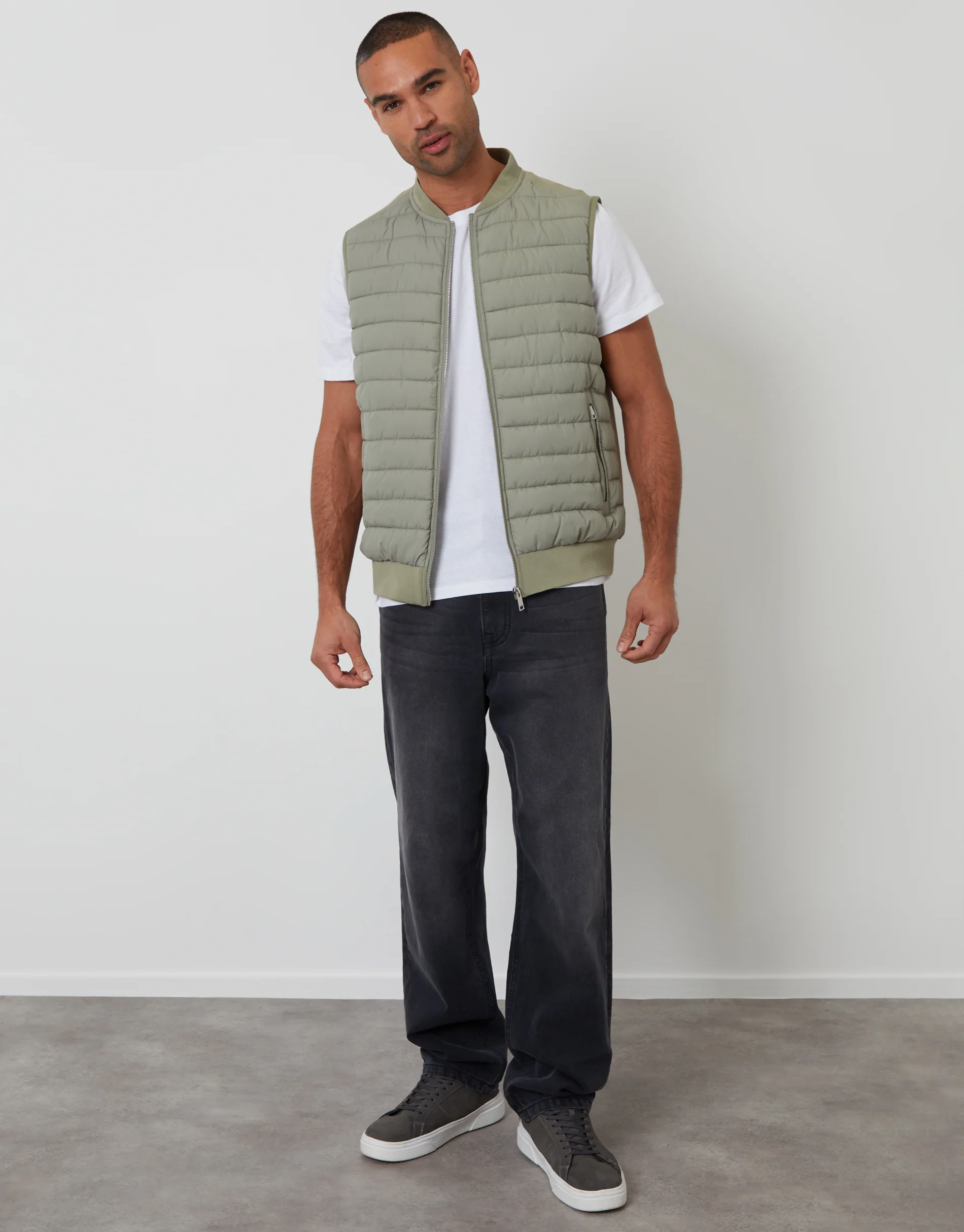 Quilted Hybrid Gilet in Sage Green - Image 3