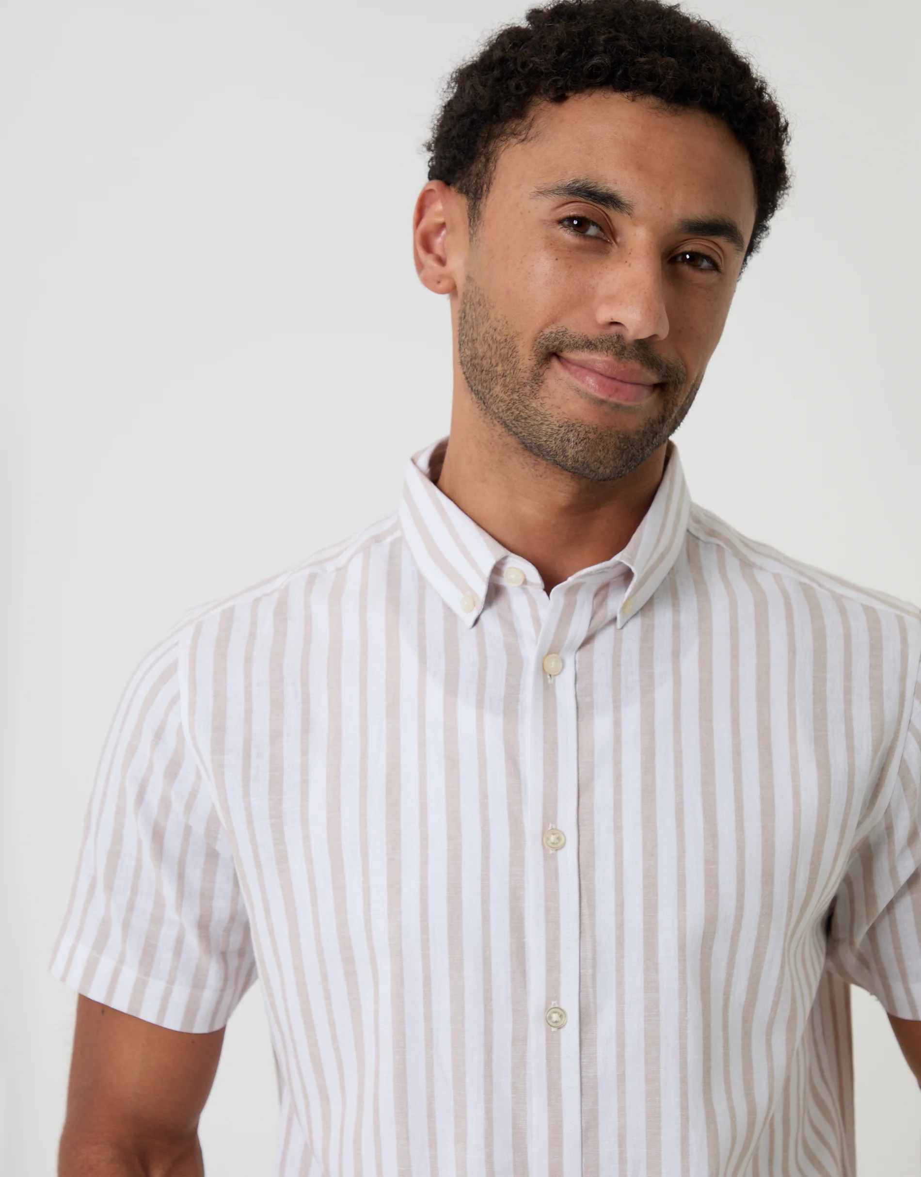 Linen Cotton Blend Short Sleeve Shirt in Stone Stripe - Image 4
